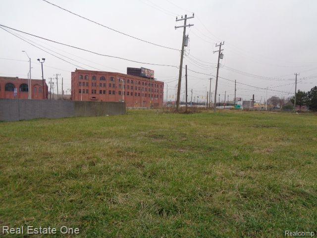 5230 Linwood St Property Photo 5