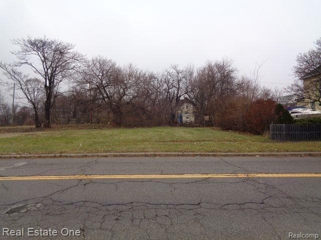 5230 Linwood St Property Photo 7