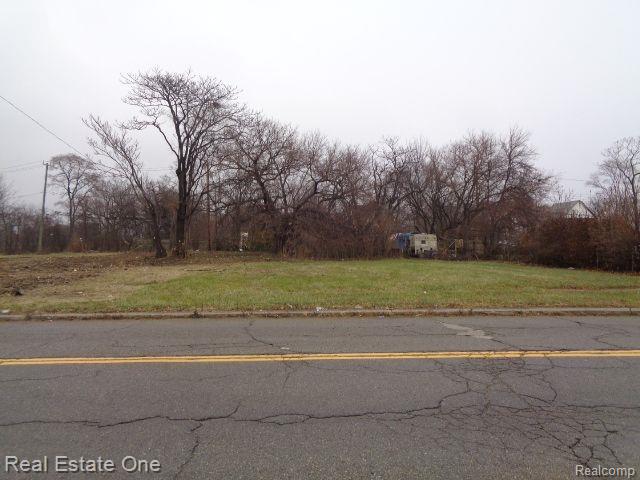 5230 Linwood St Property Photo 8