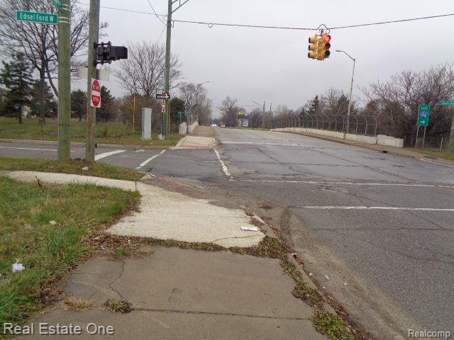 5230 Linwood St Property Photo 12