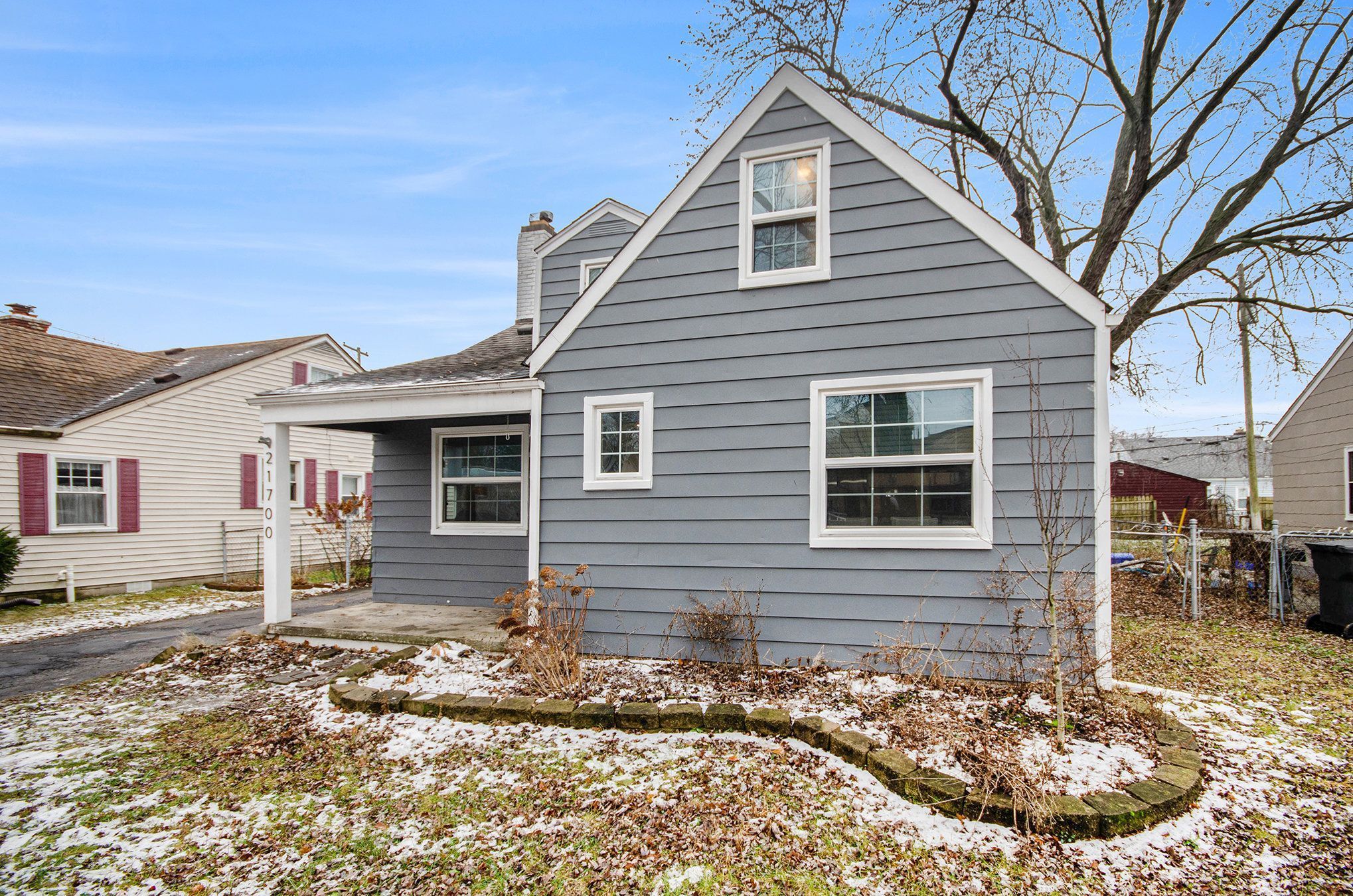 21700 California St Property Photo 2