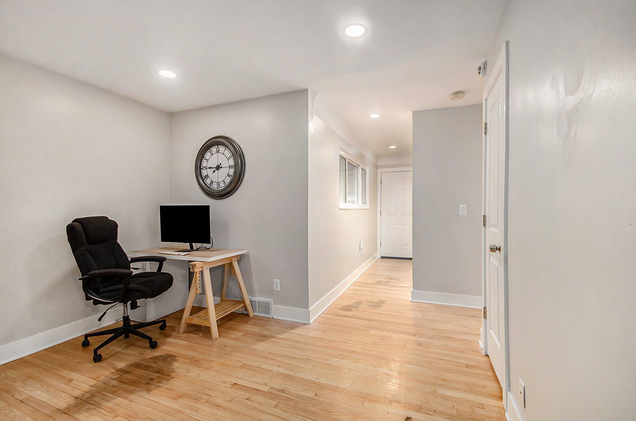 21700 California St Property Photo 16