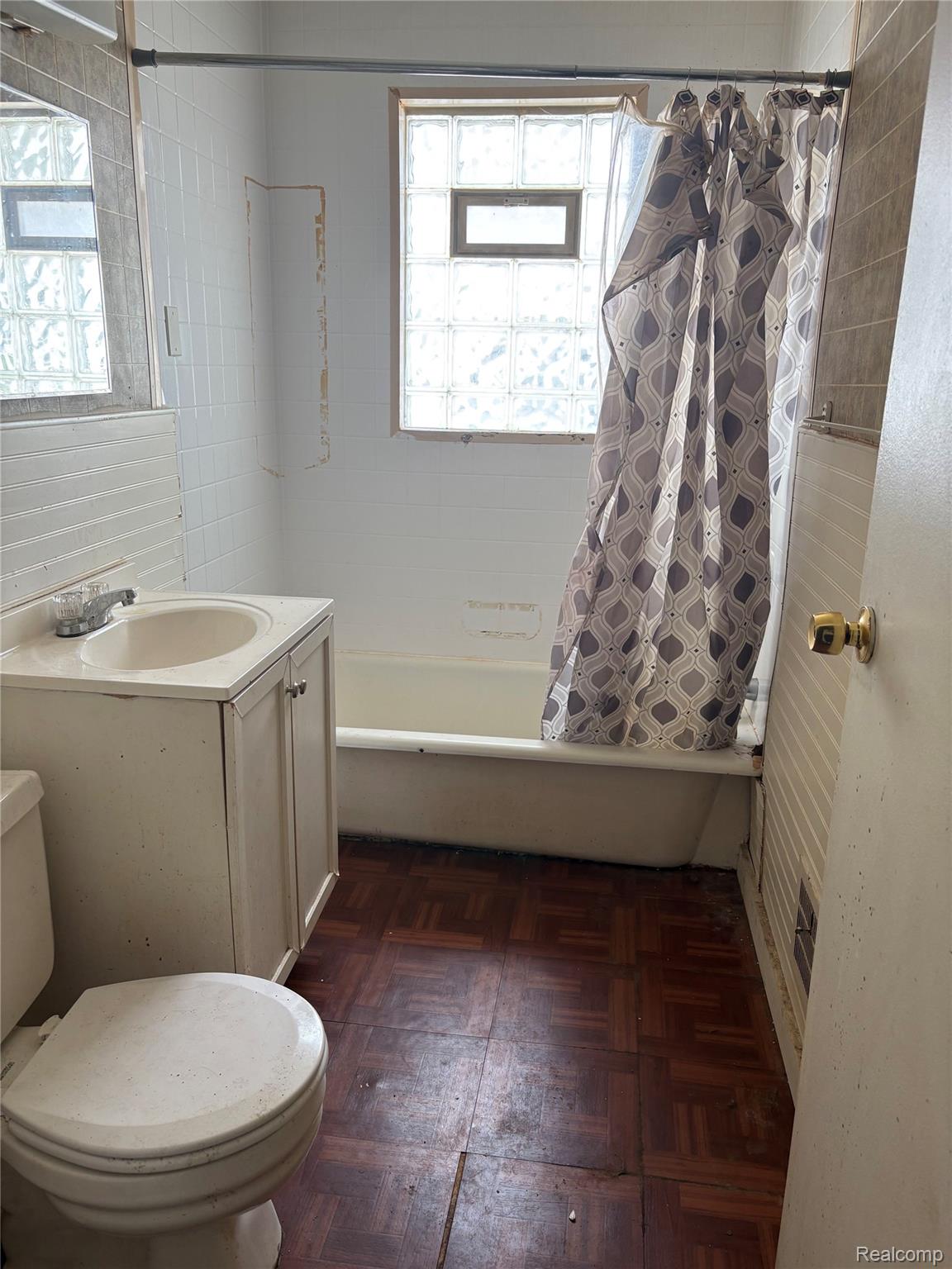 20062 Waltham St Property Photo 3