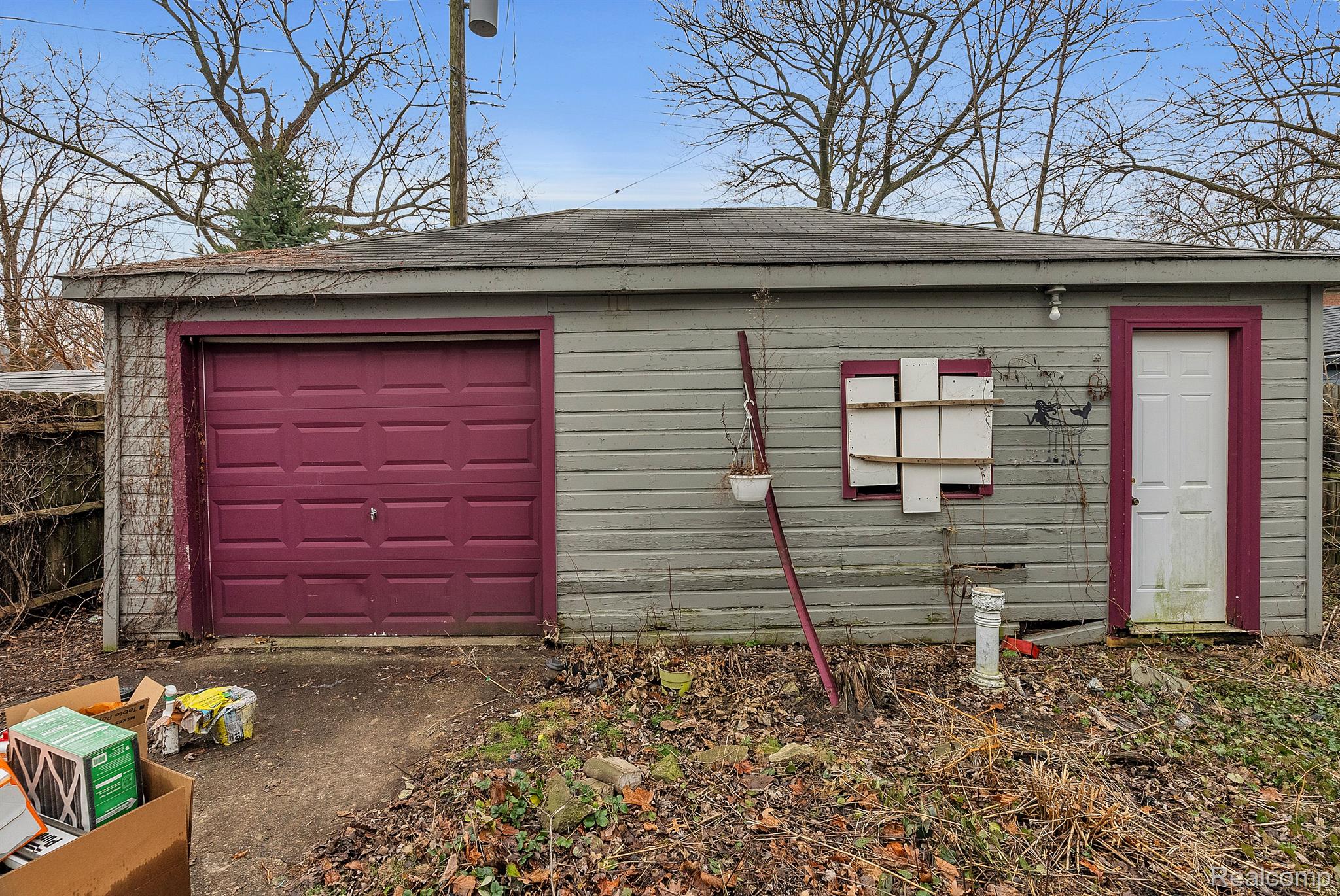 534 E Cambourne St Property Photo 5