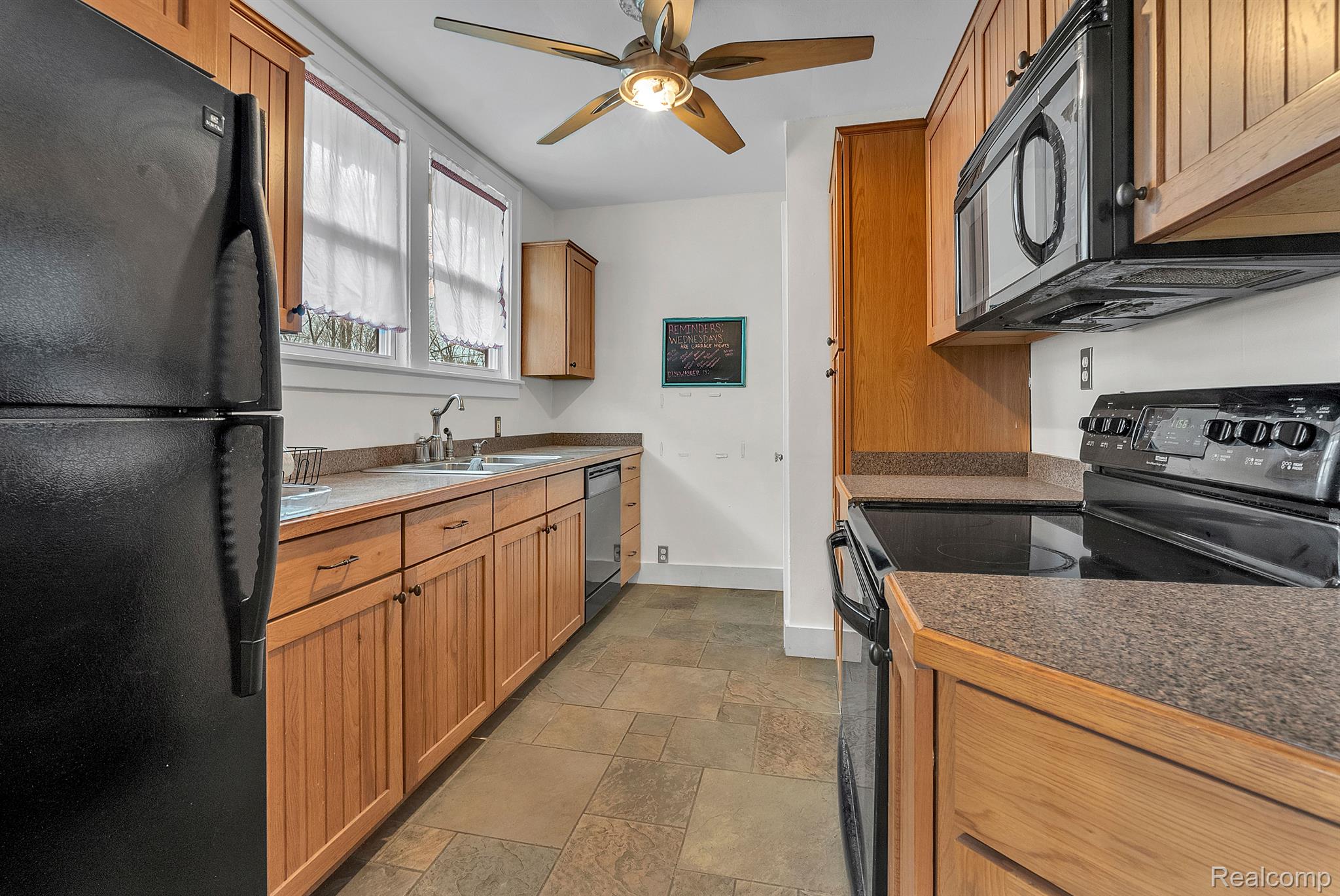 534 E Cambourne St Property Photo 15