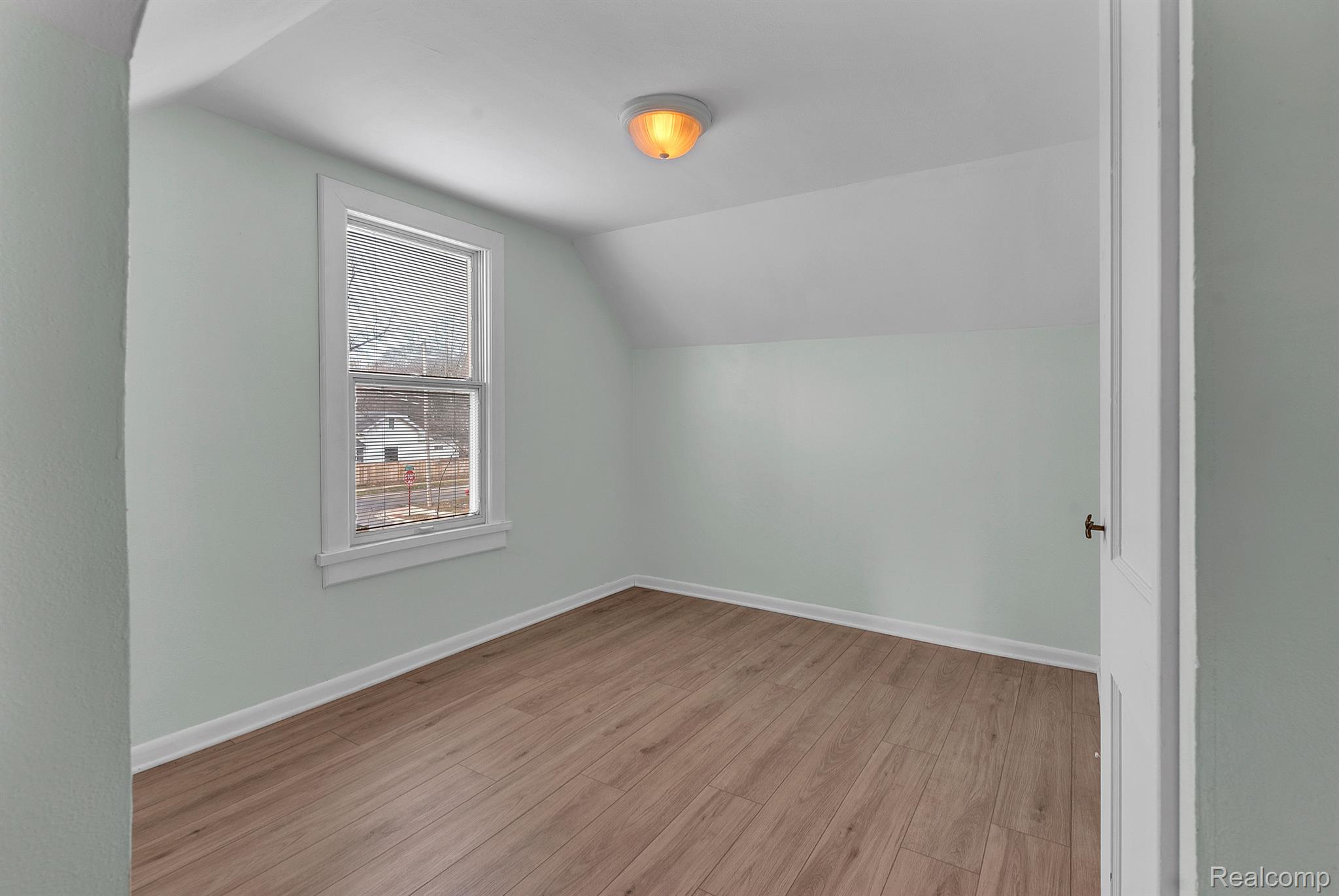 534 E Cambourne St Property Photo 19