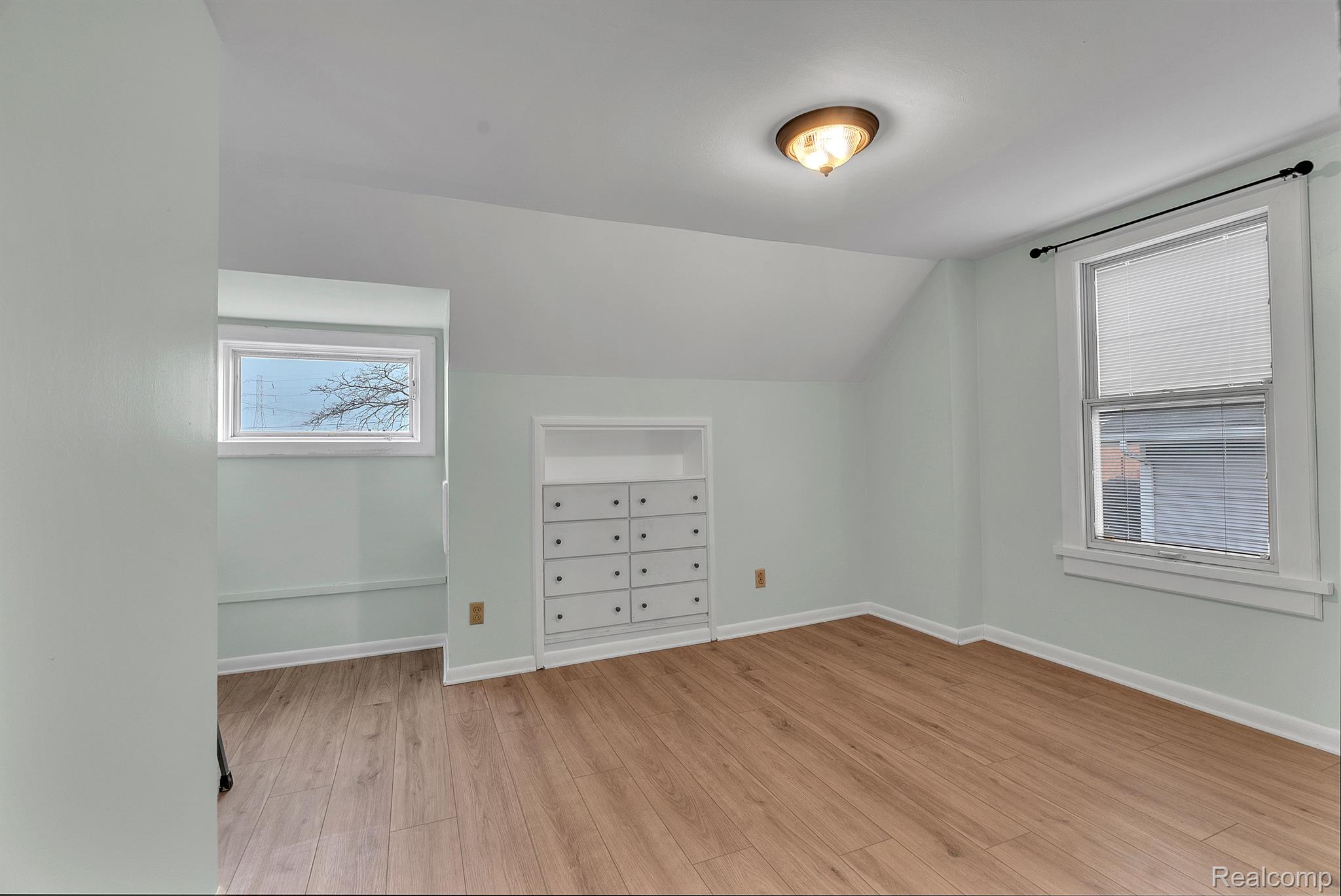 534 E Cambourne St Property Photo 20