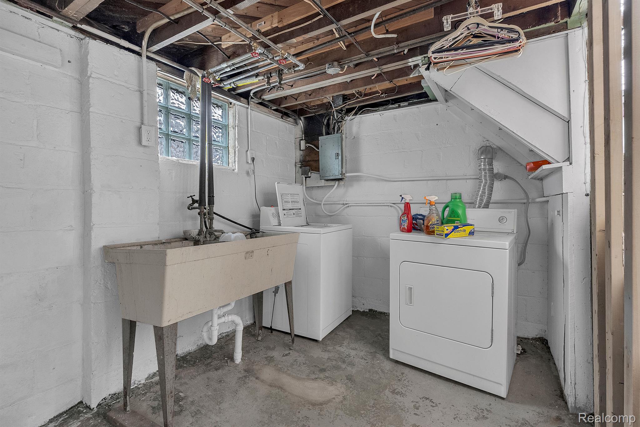 534 E Cambourne St Property Photo 23