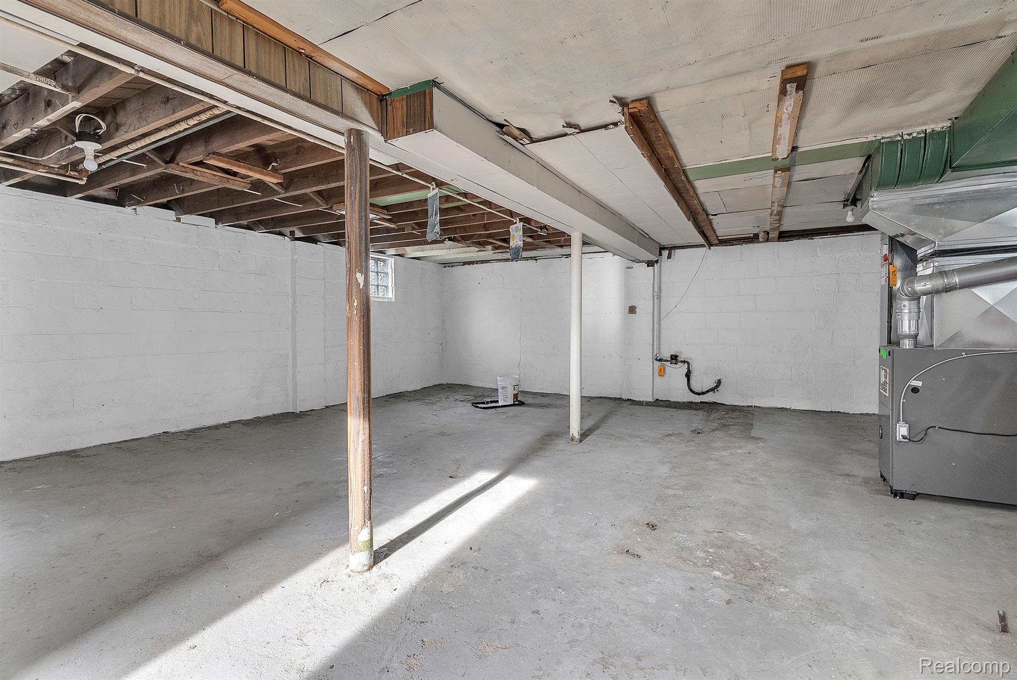 534 E Cambourne St Property Photo 24