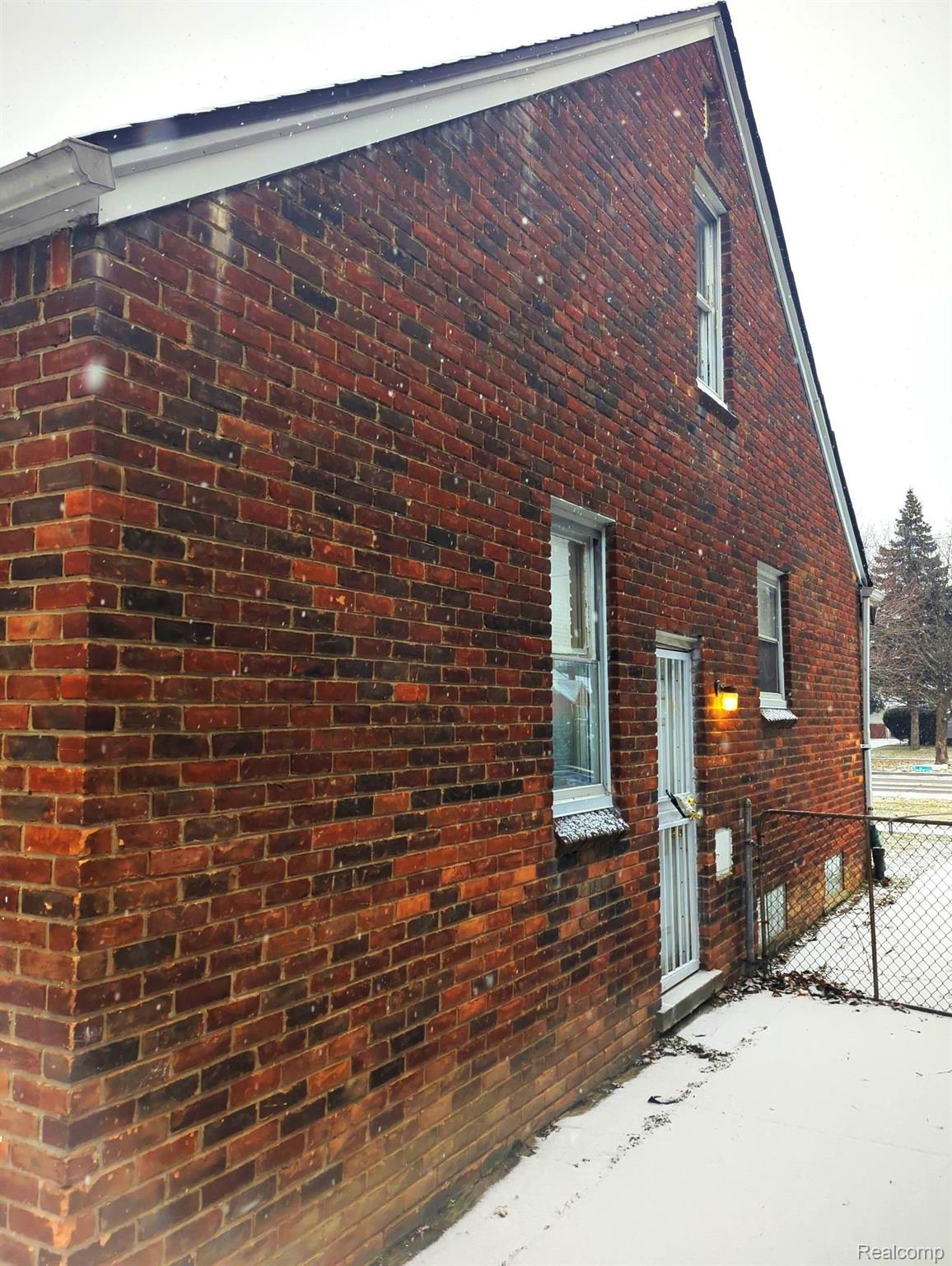 20313 Schoenherr St Property Photo 2