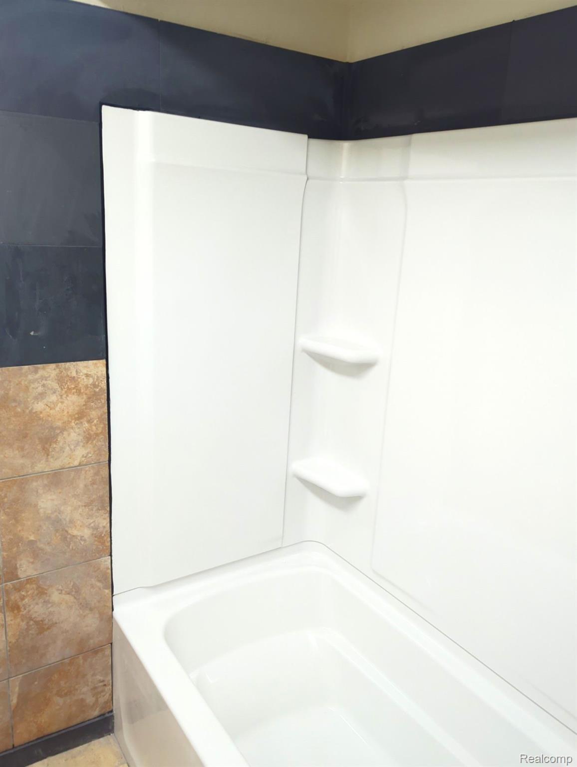 20313 Schoenherr St Property Photo 12