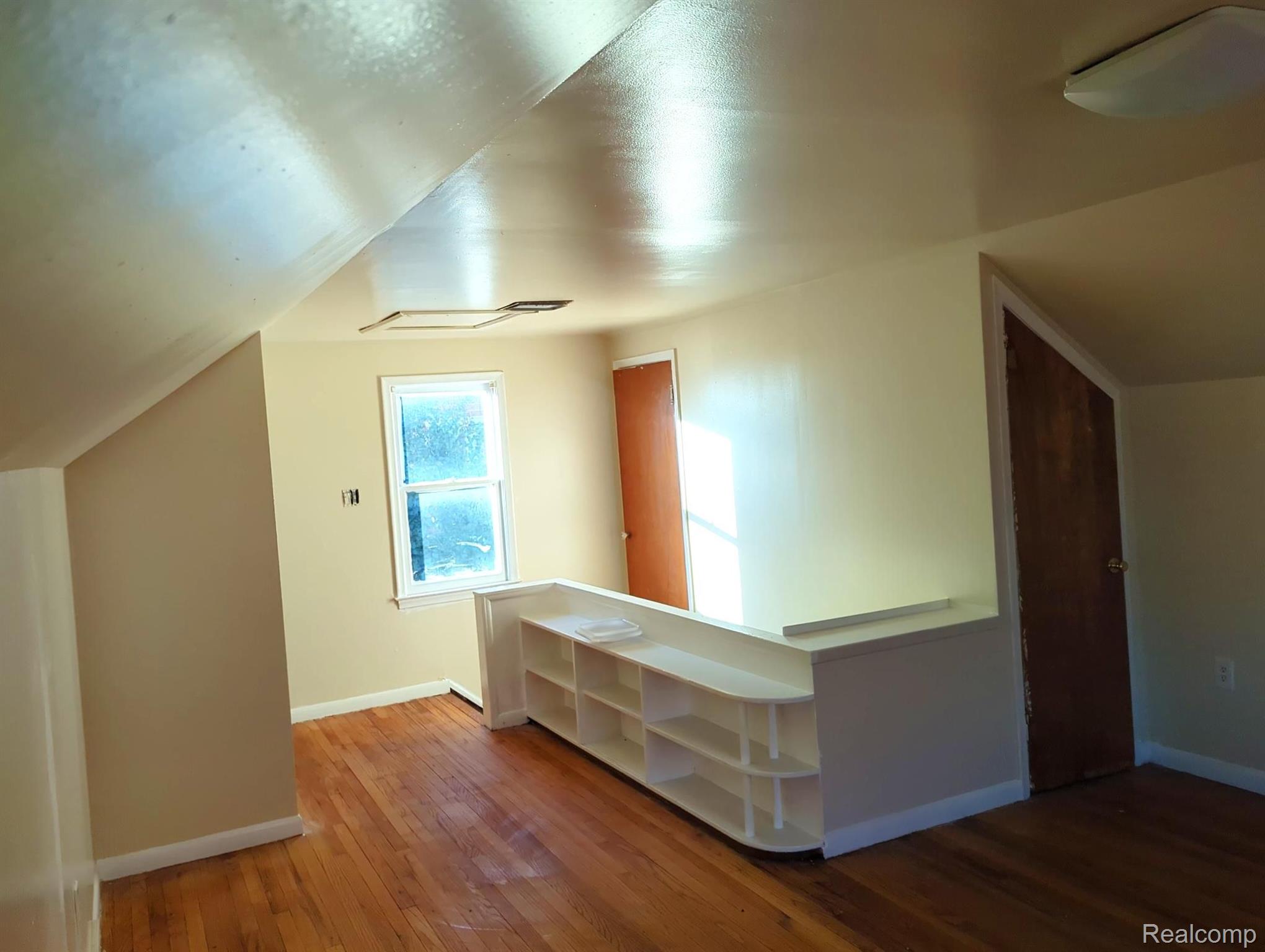20313 Schoenherr St Property Photo 14