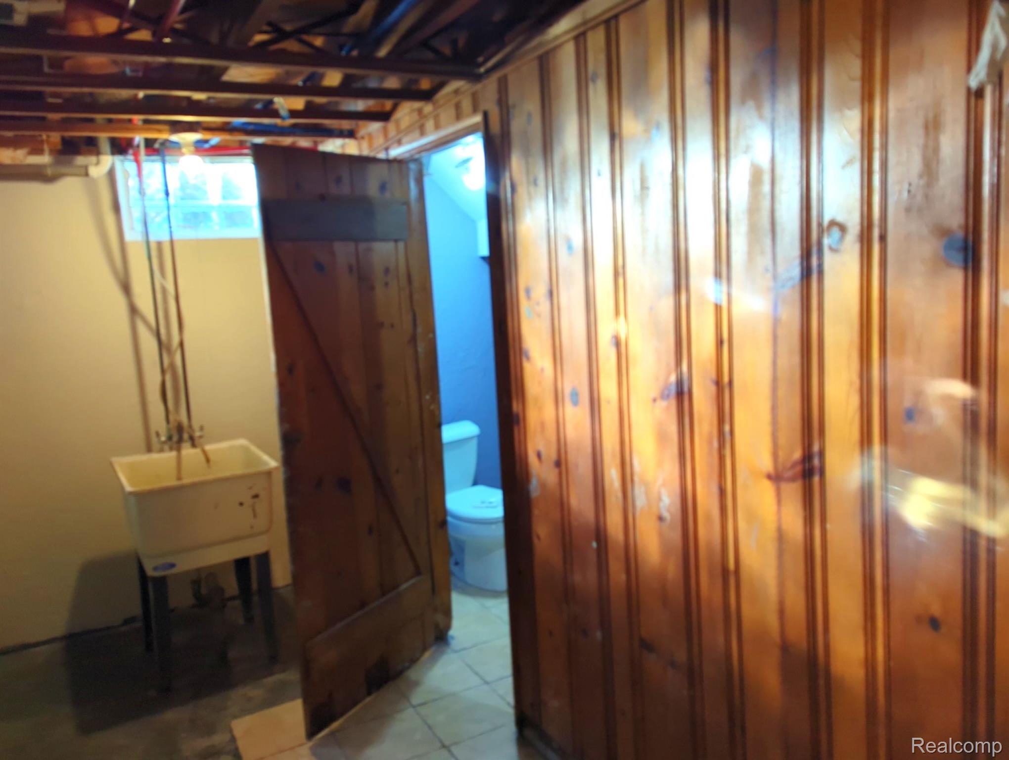 20313 Schoenherr St Property Photo 20
