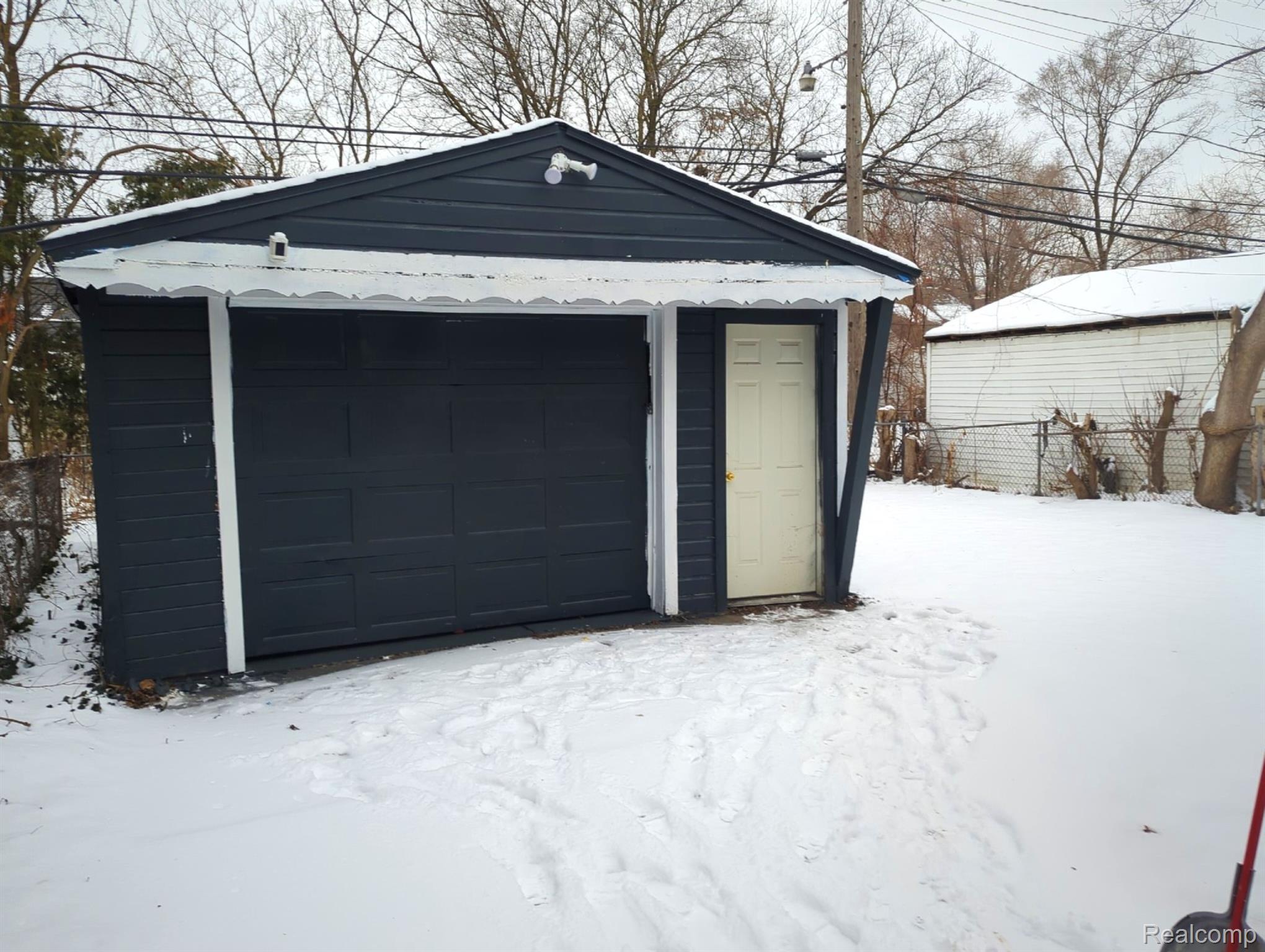 20313 Schoenherr St Property Photo 21