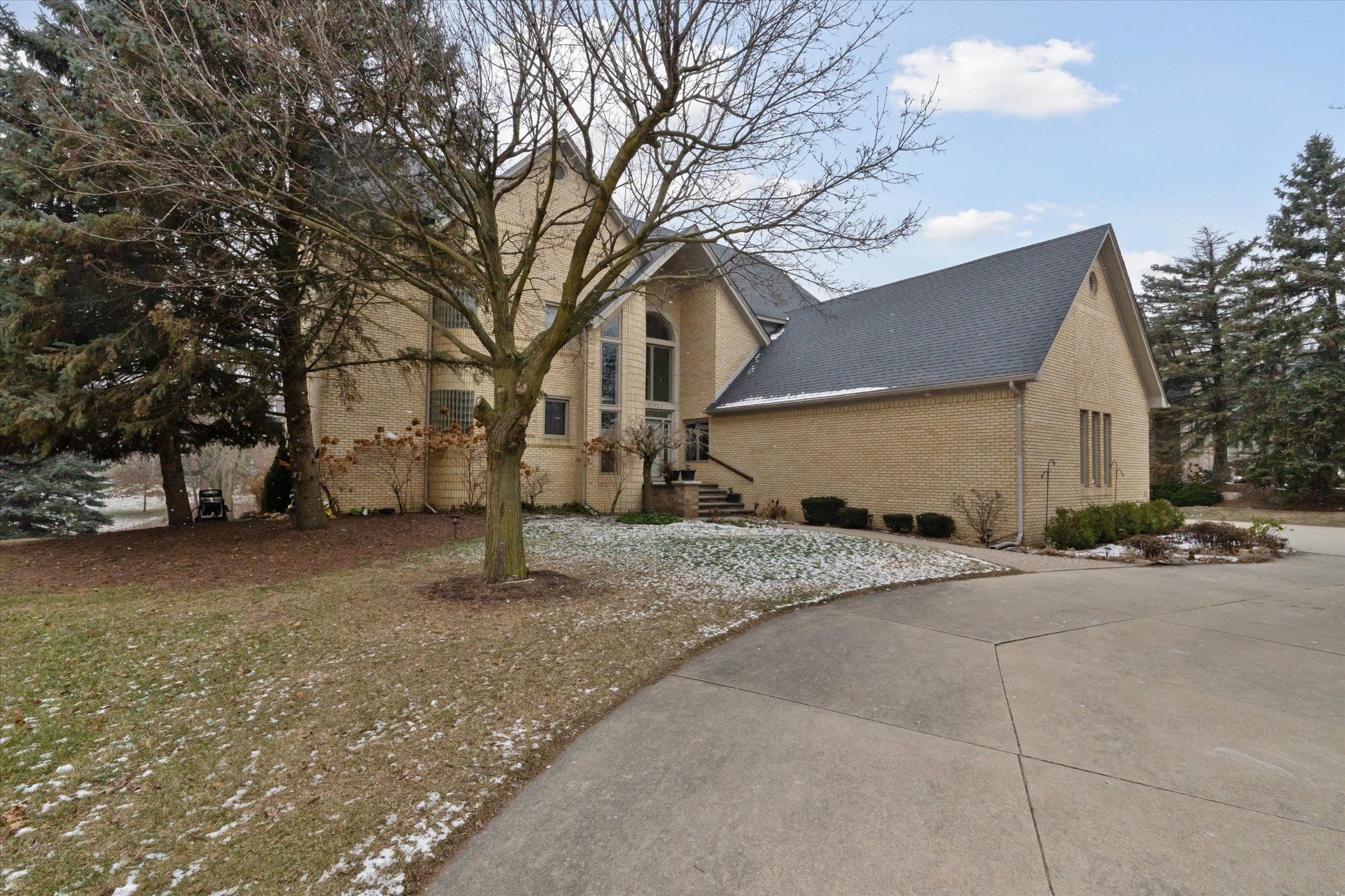 5580 BROOKSIDE LN Property Photo 1