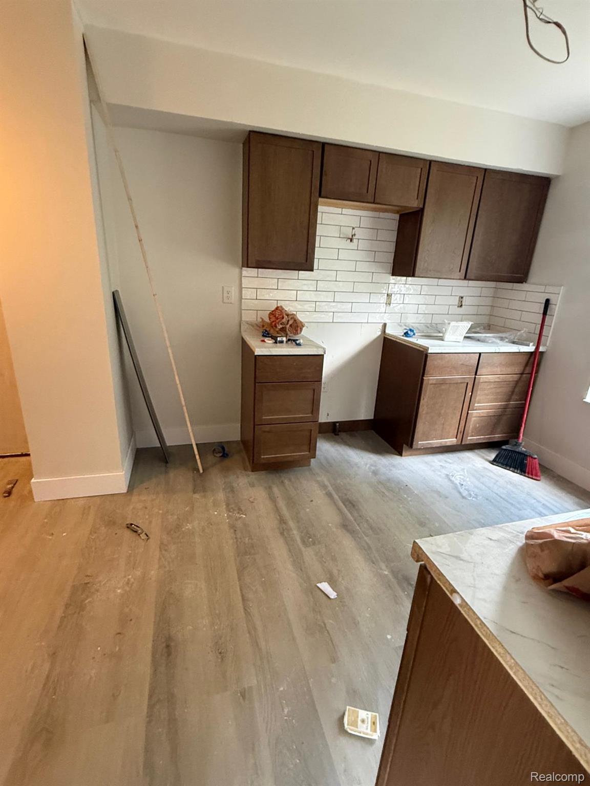 450 Kitchener St Property Photo 3
