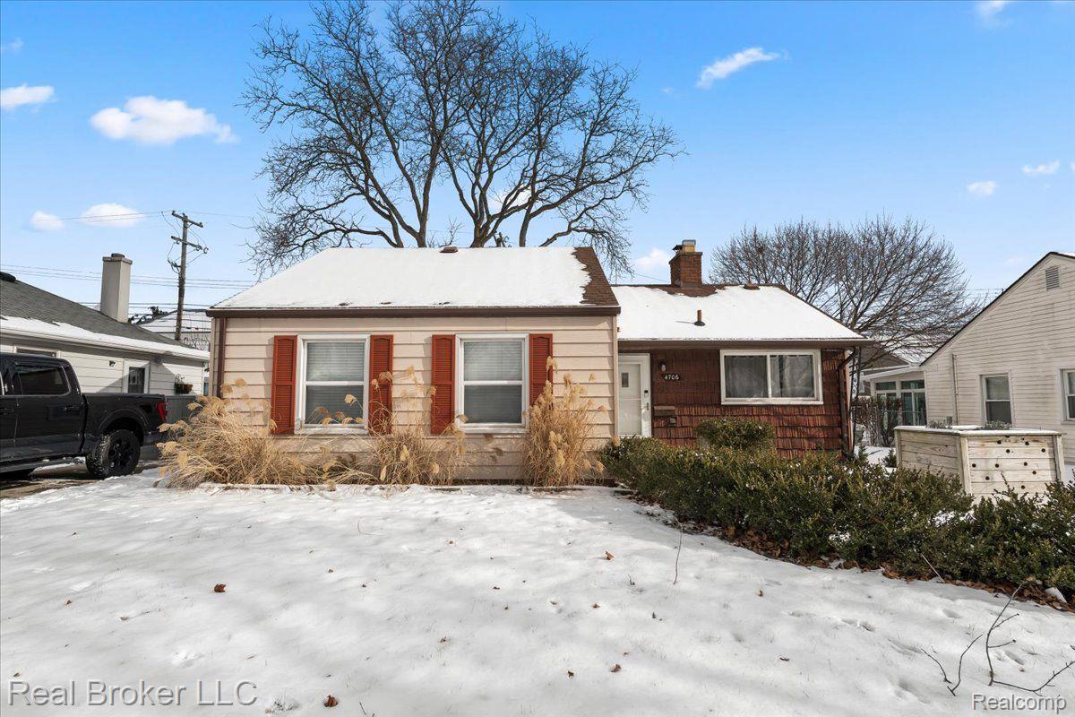 4706 OLIVIA AVE Property Photo 1