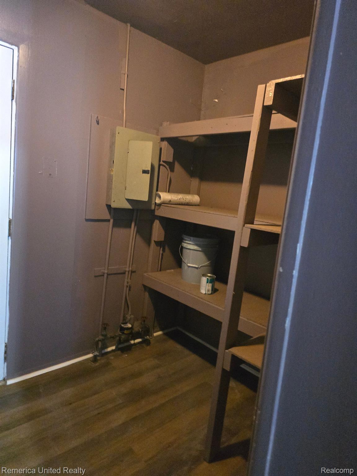 25006 Midland Property Photo 3