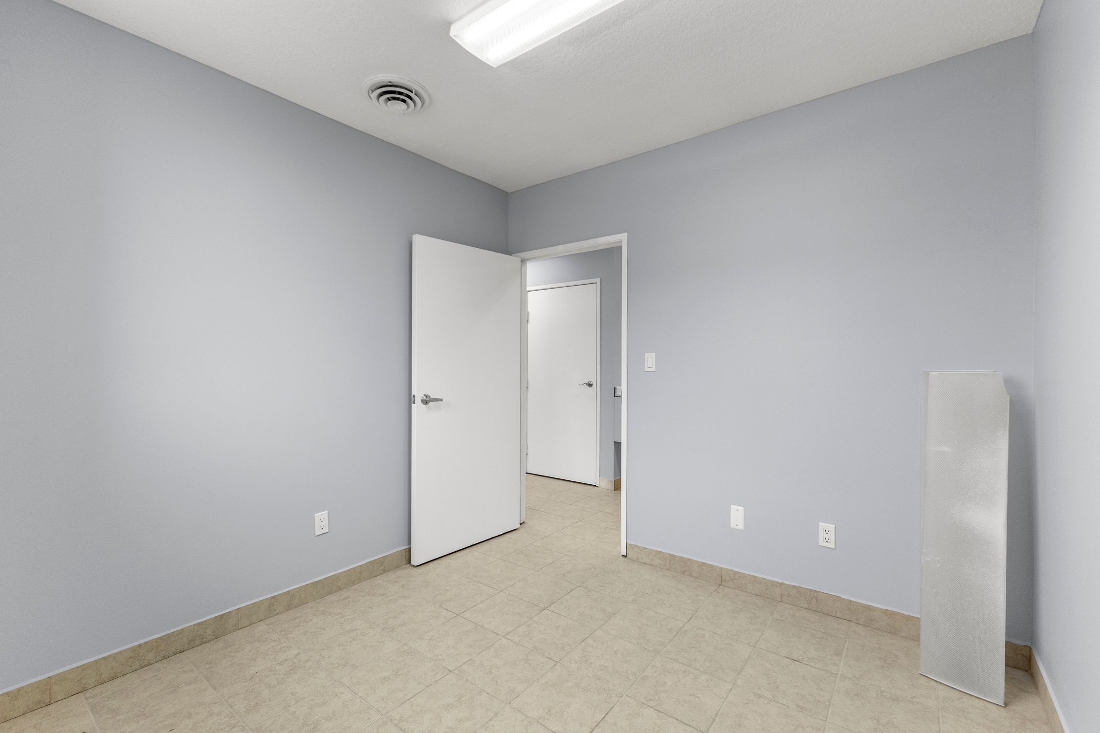 10801 W Warren Ave Property Photo 10