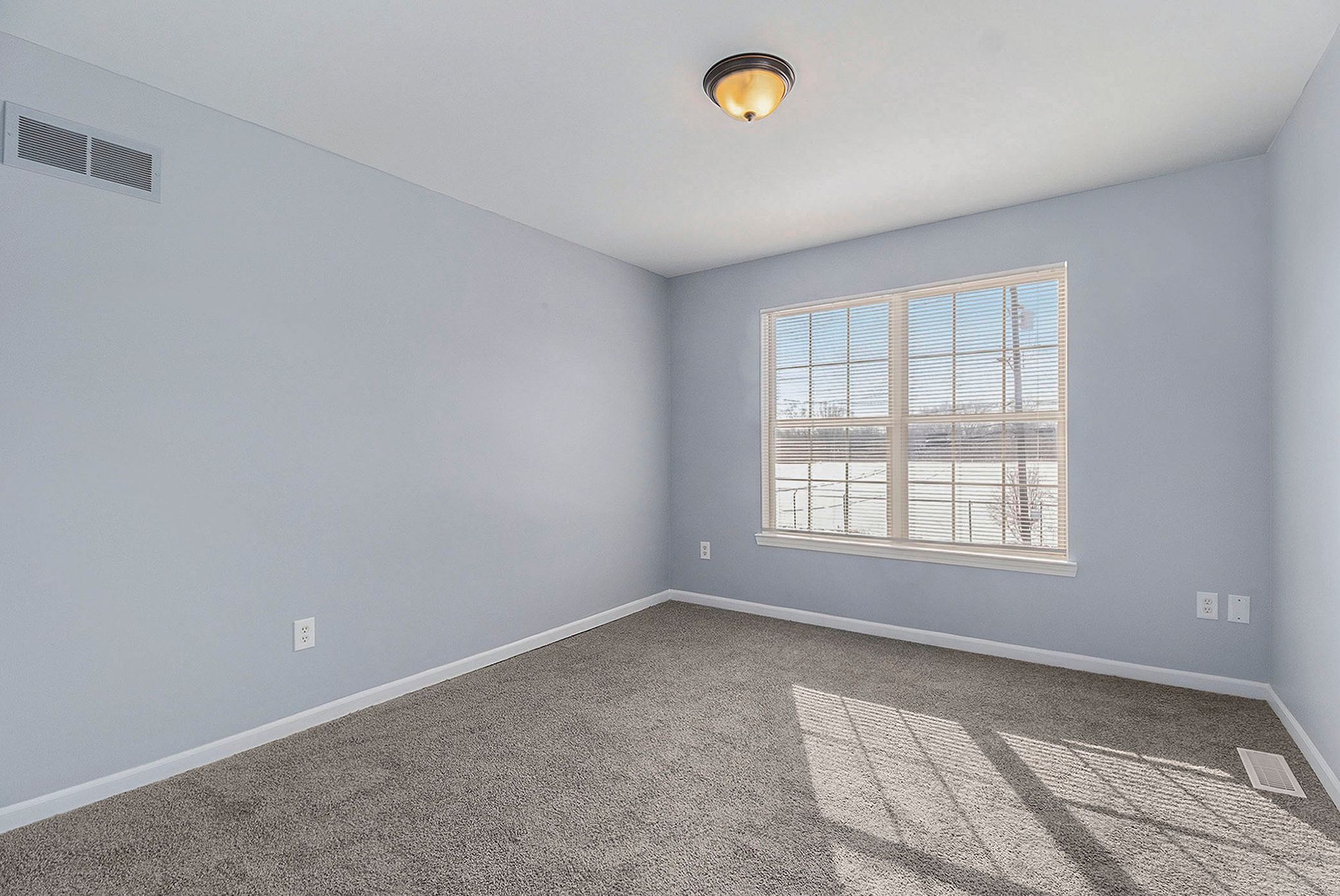 37 Walnut St Property Photo 9