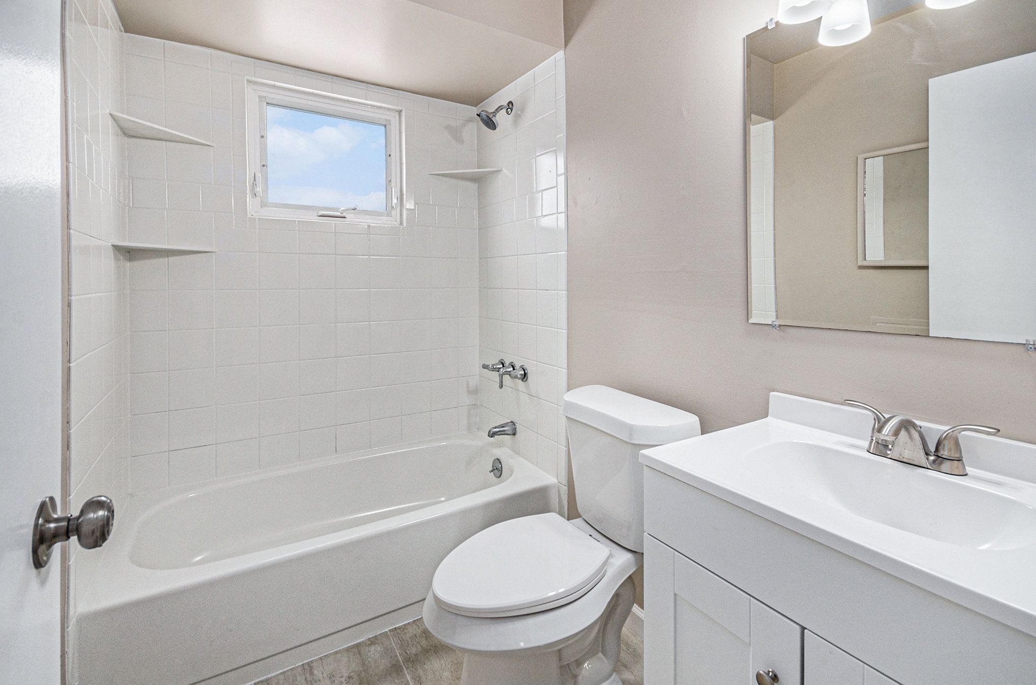 23225 Beverly St Property Photo 9