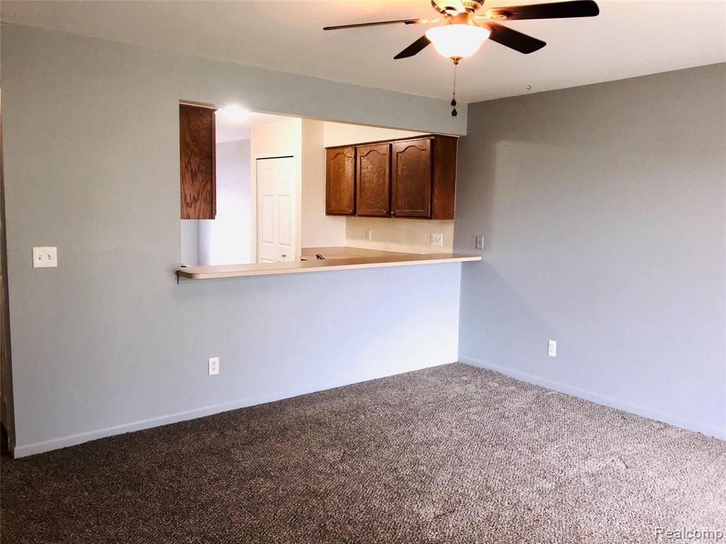 41030 Rose Ln Property Photo 4