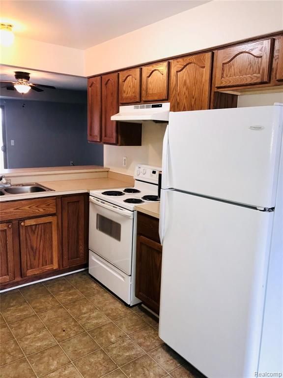 41030 Rose Ln Property Photo 8