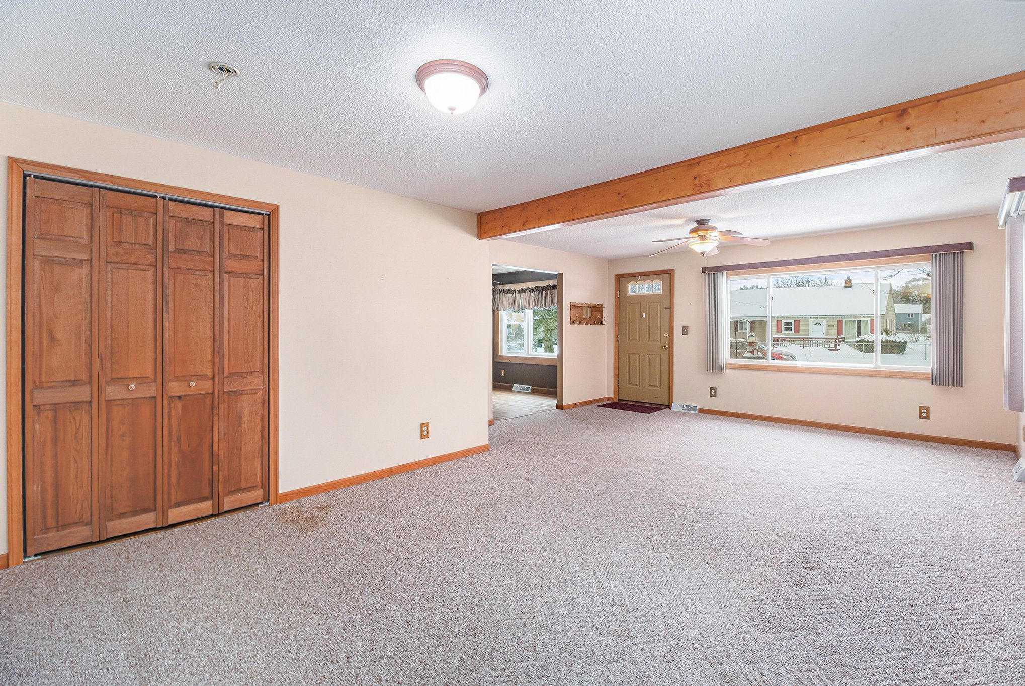 6498 Simmons Dr Property Photo 6