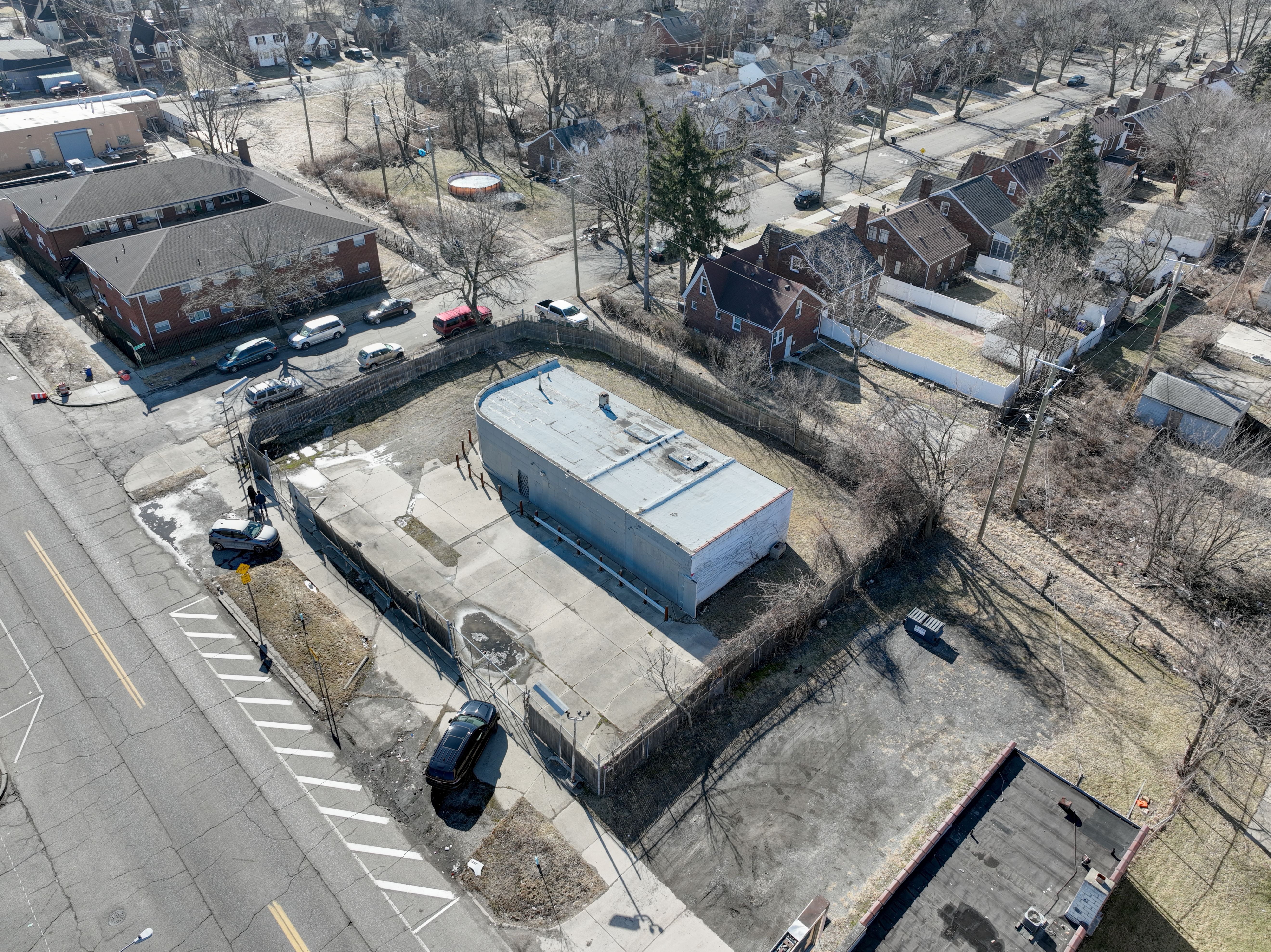 10301 Whittier St Property Photo 4