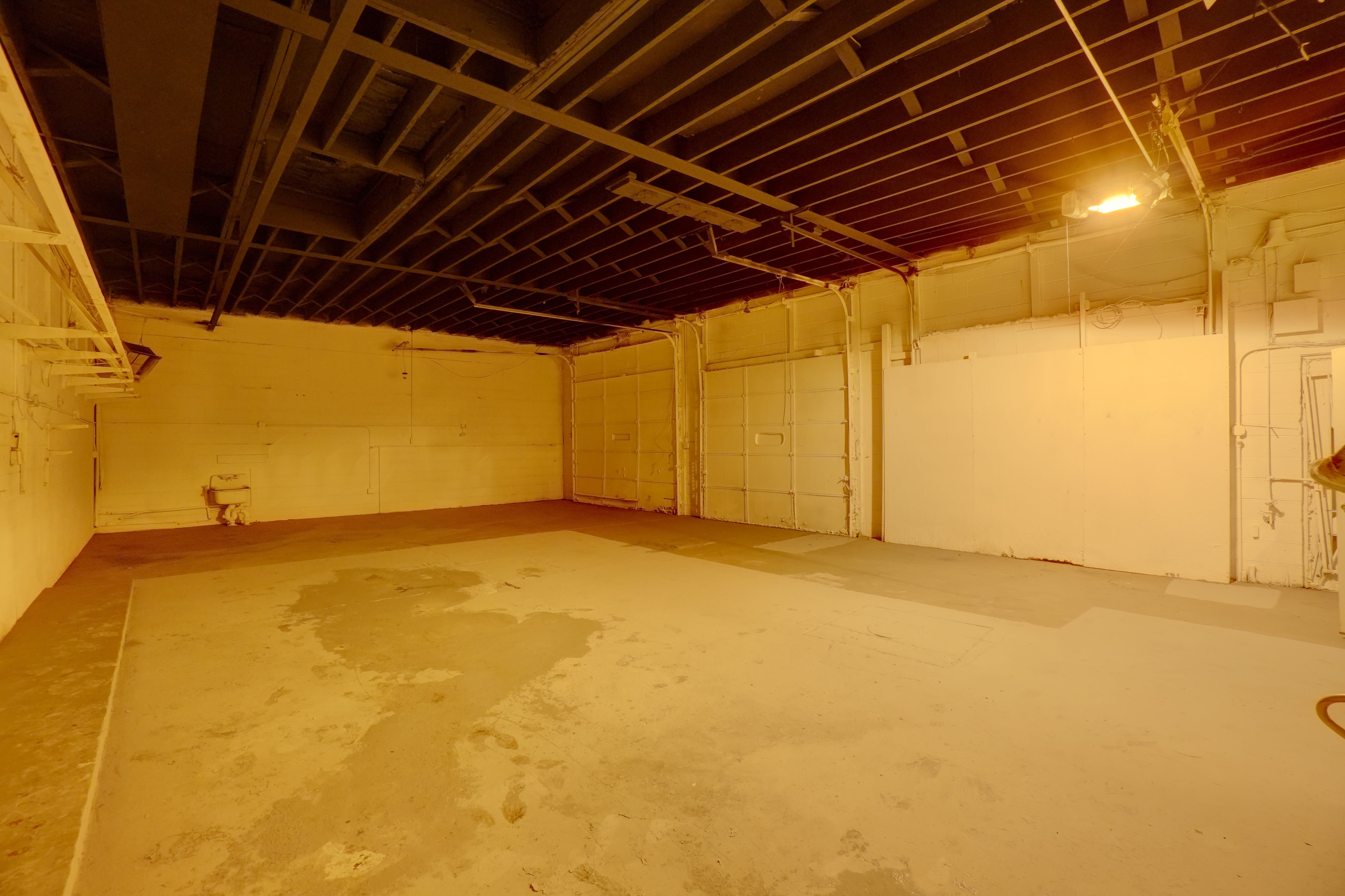 10301 Whittier St Property Photo 8