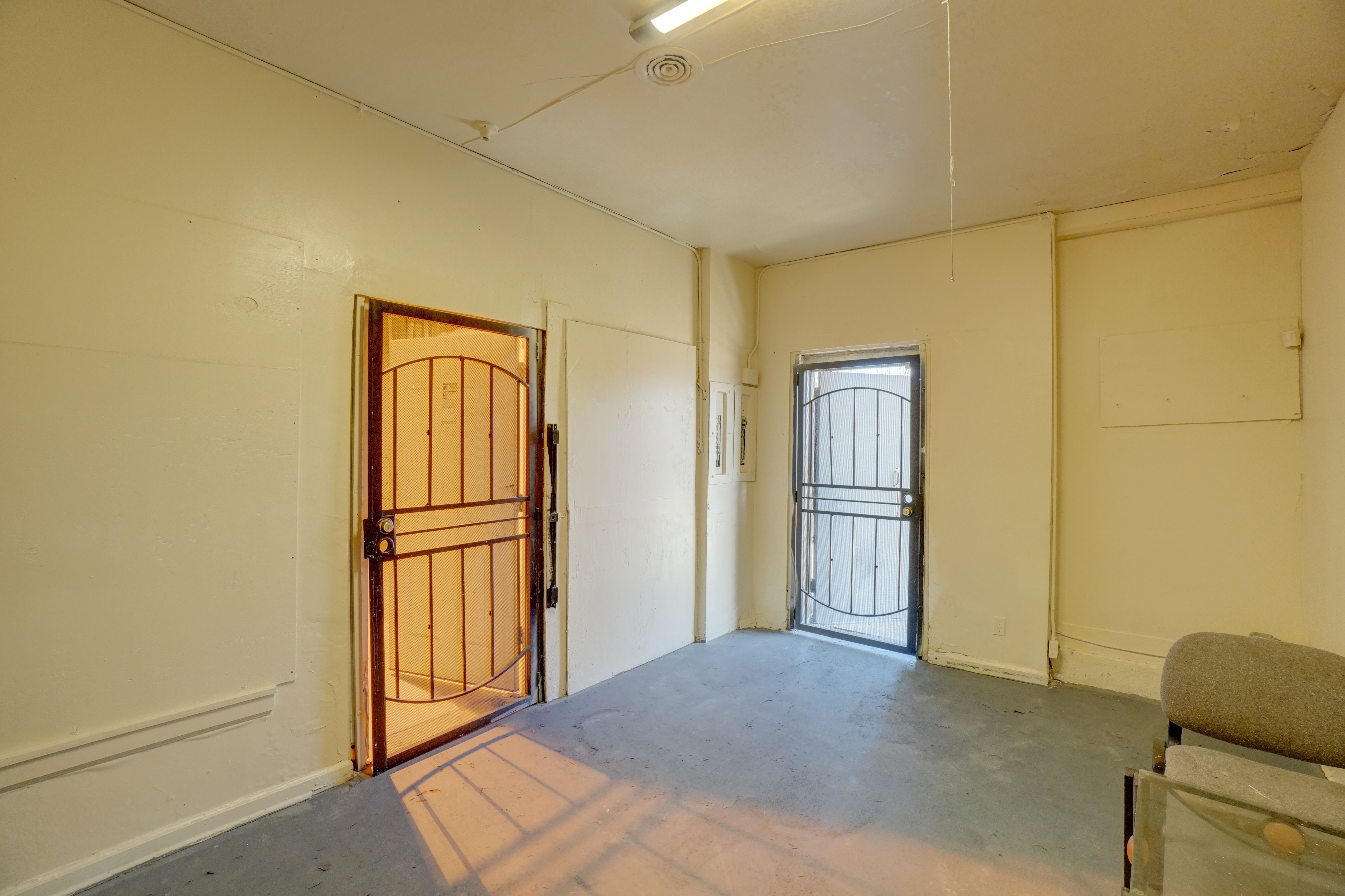 10301 Whittier St Property Photo 16