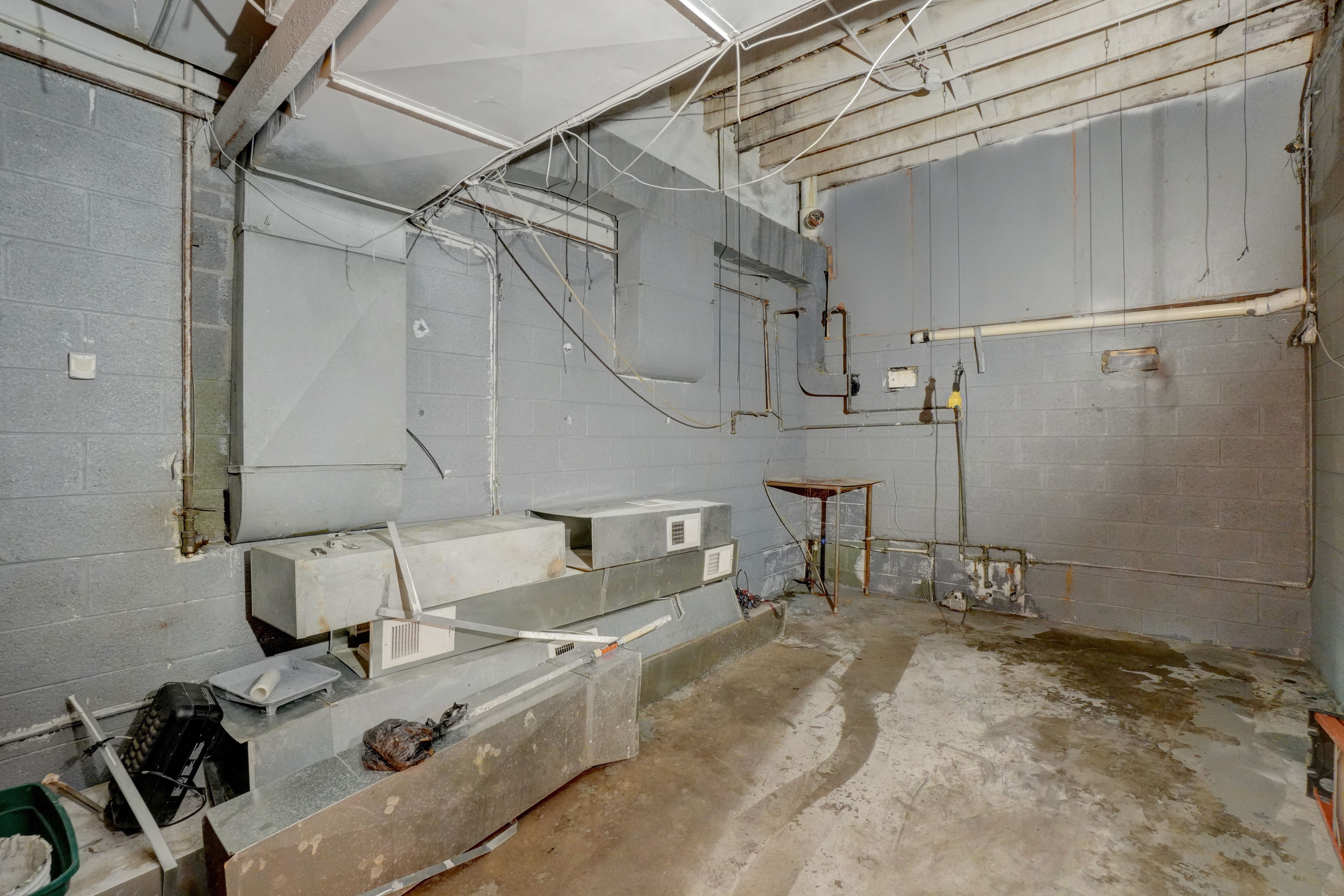 10301 Whittier St Property Photo 19
