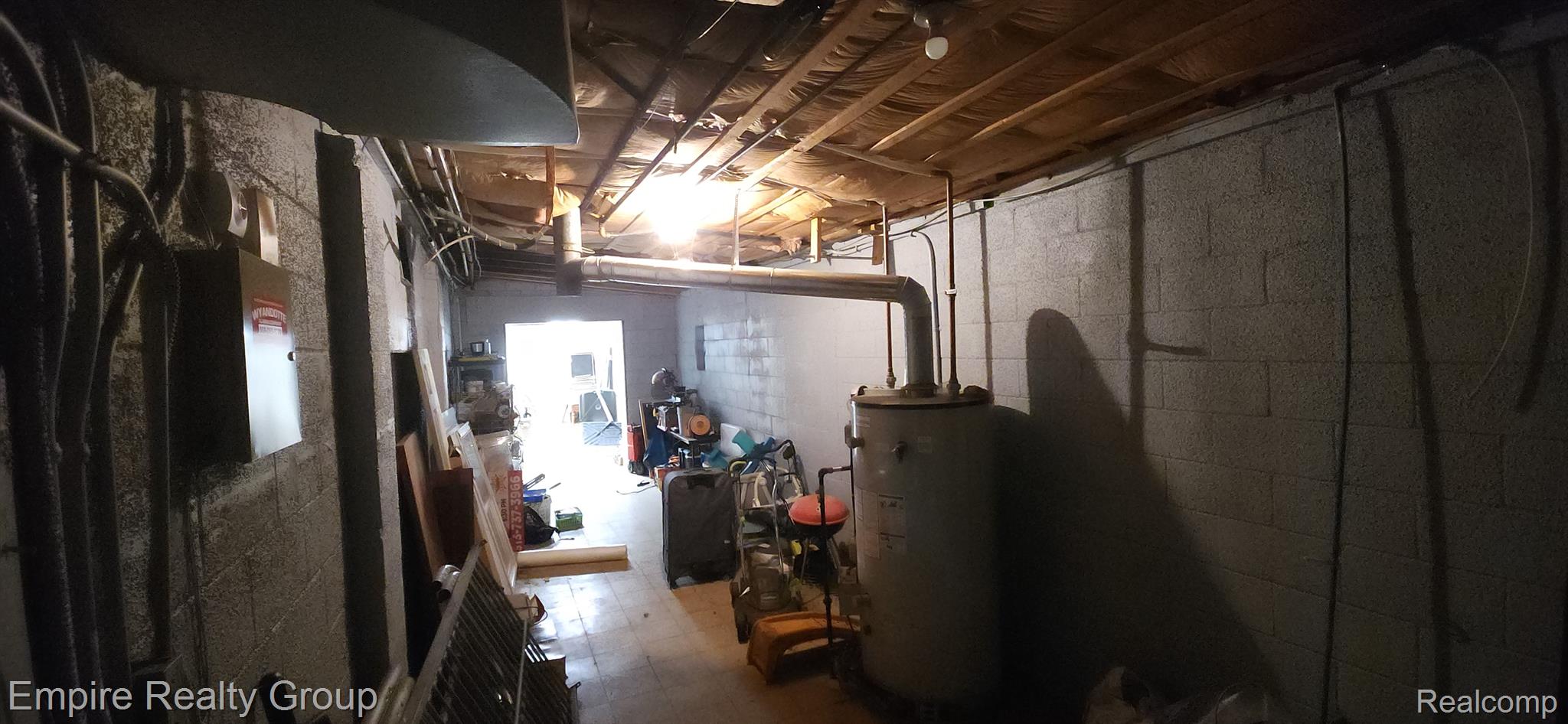 25621 Ecorse Rd Property Photo 6