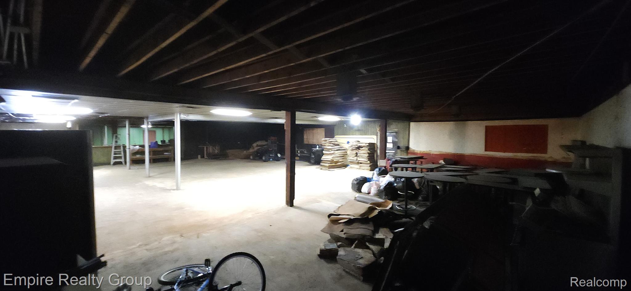 25621 Ecorse Rd Property Photo 9