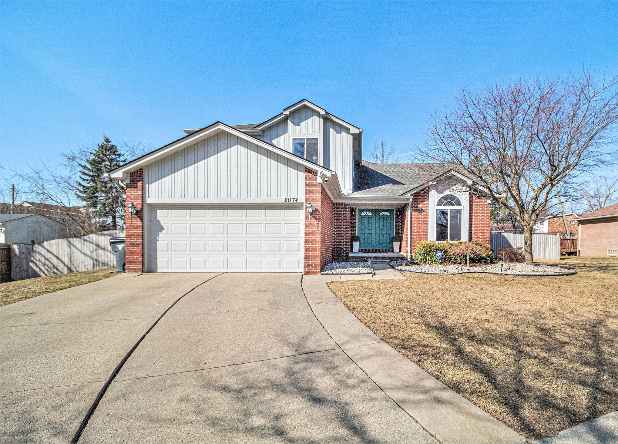 2074 Gabriel Crt Property Photo 1