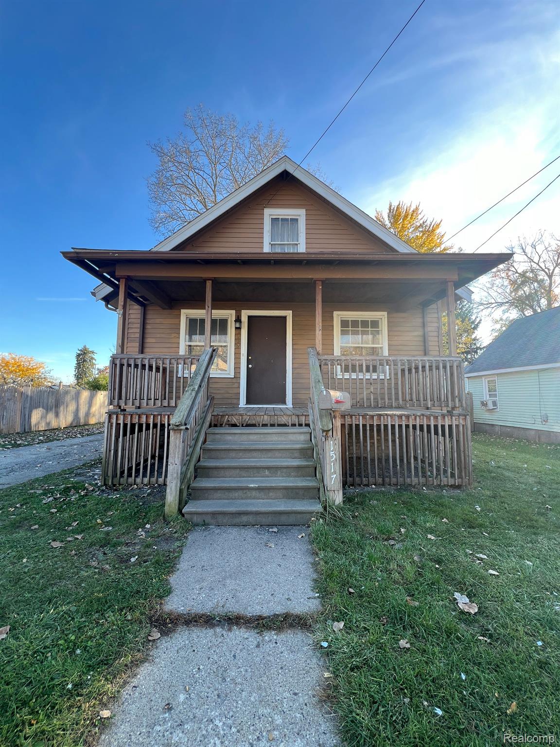1517 Stanley St Property Photo 1