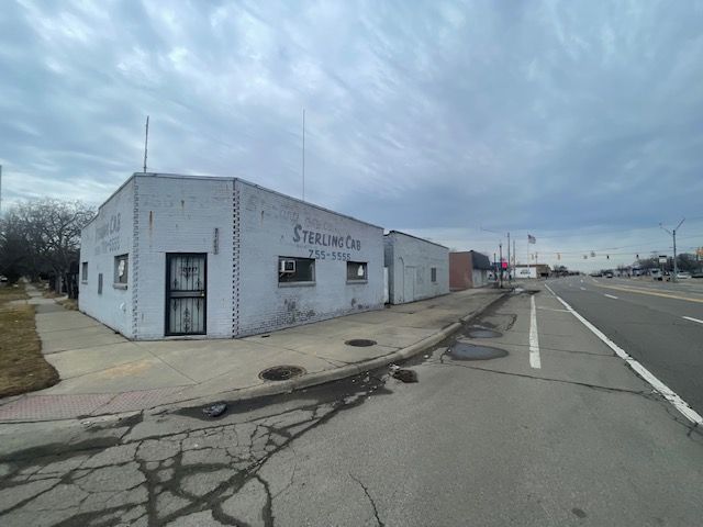 21605 Van Dyke Ave Property Photo 1