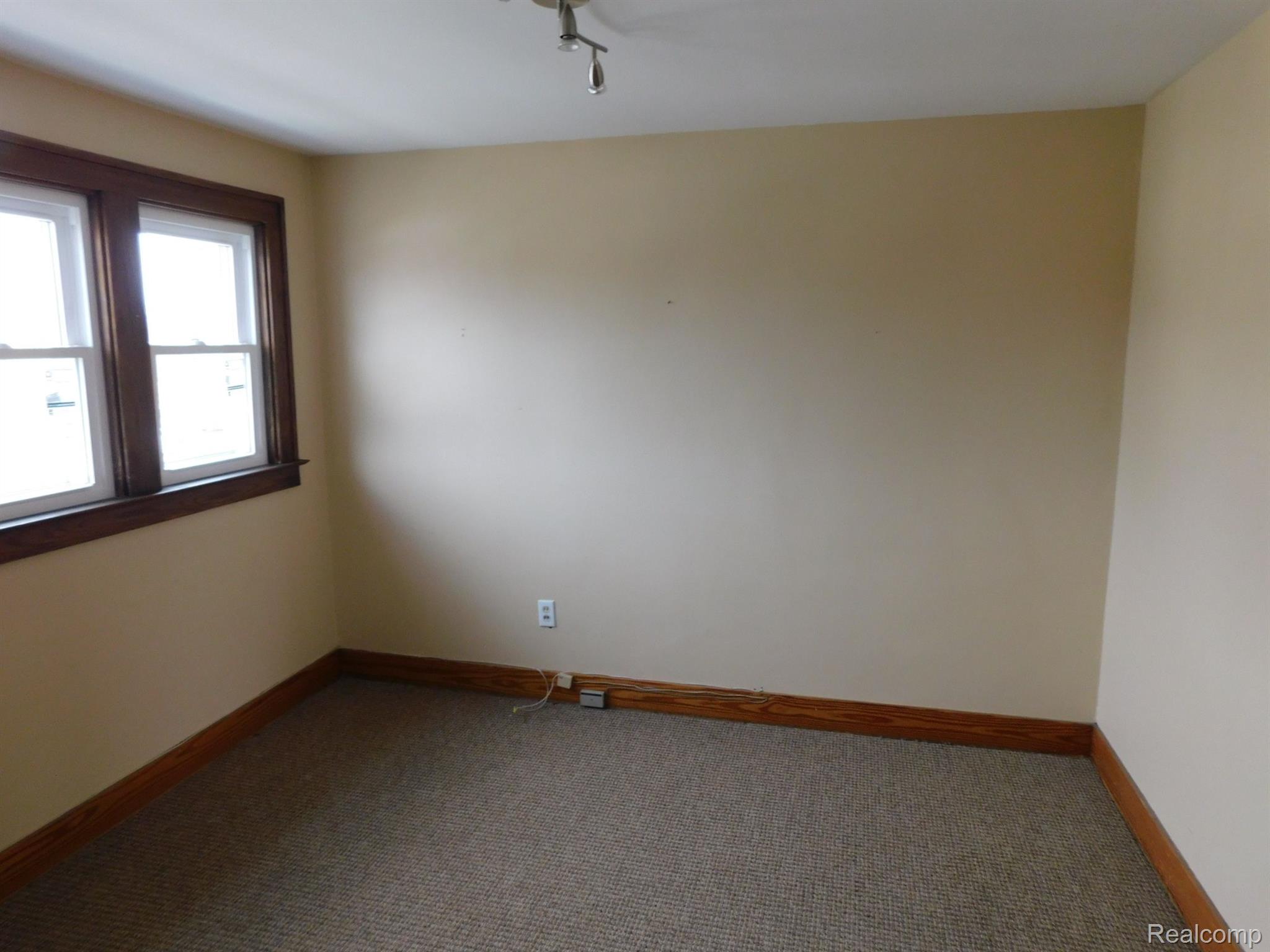 16259 E 9 Mile Rd Property Photo 11
