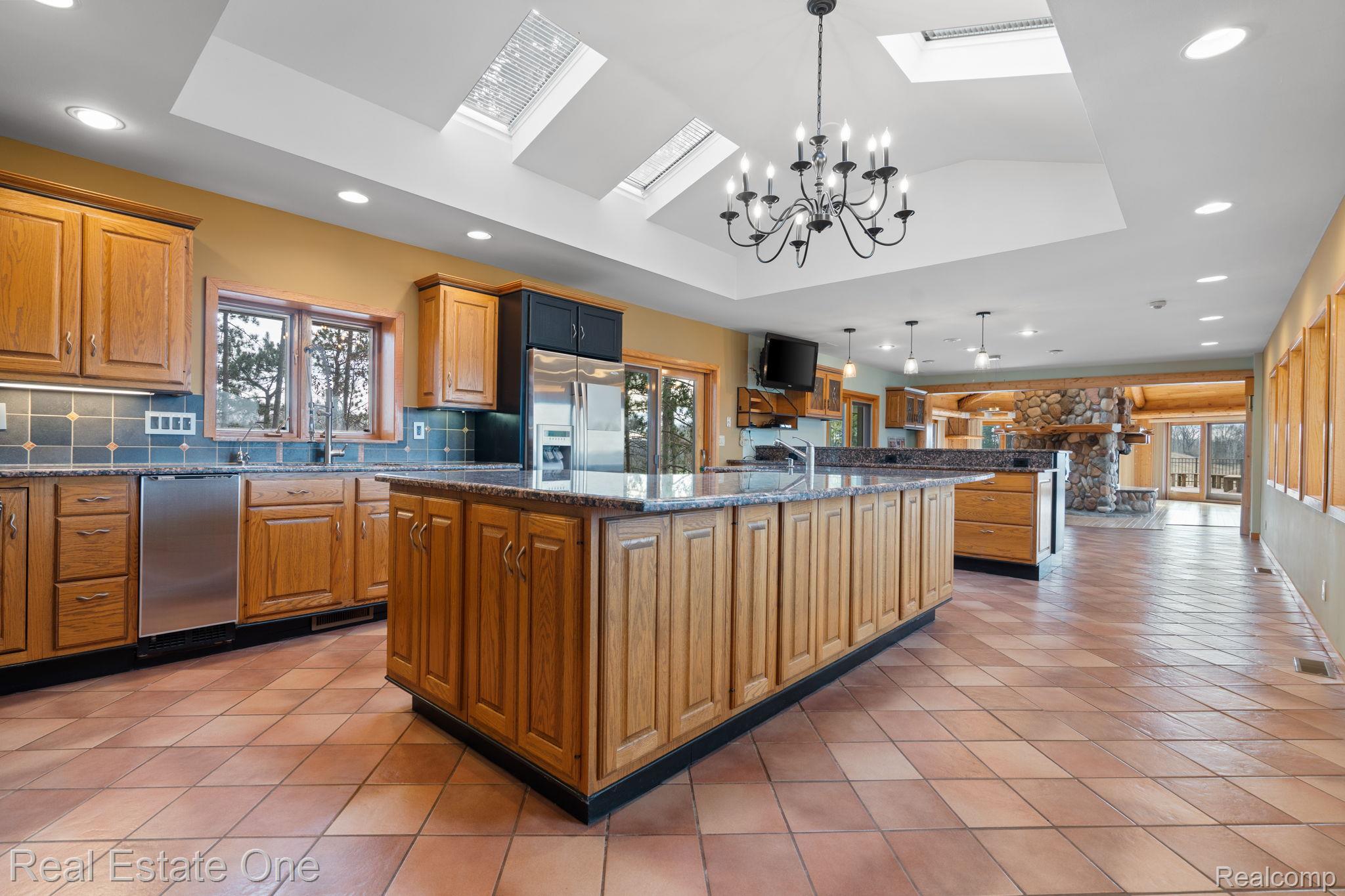 20250014195 Property Photo 16