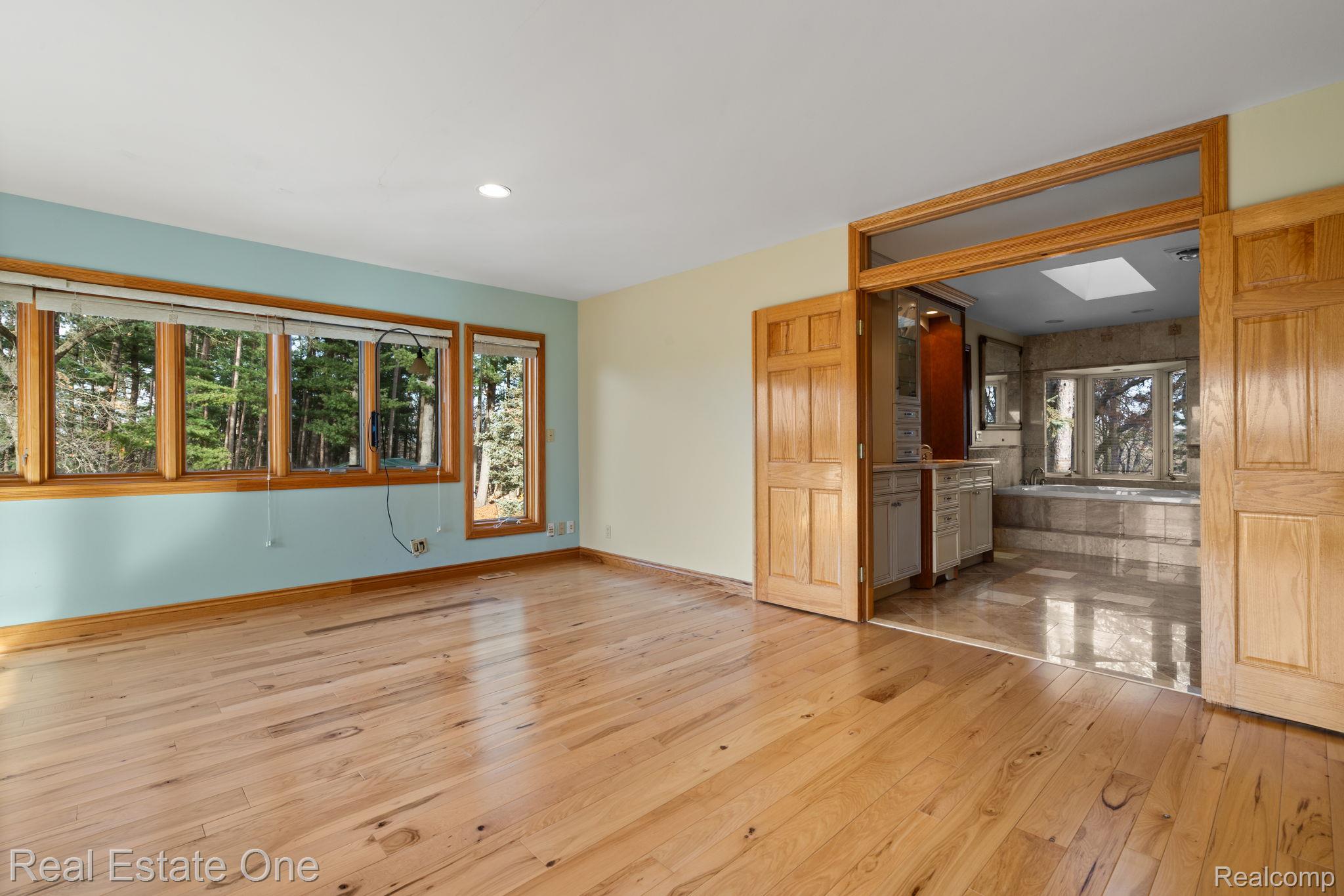 20250014195 Property Photo 35