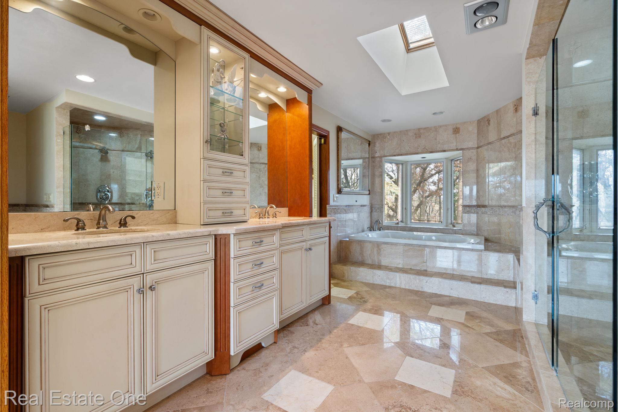 20250014195 Property Photo 39