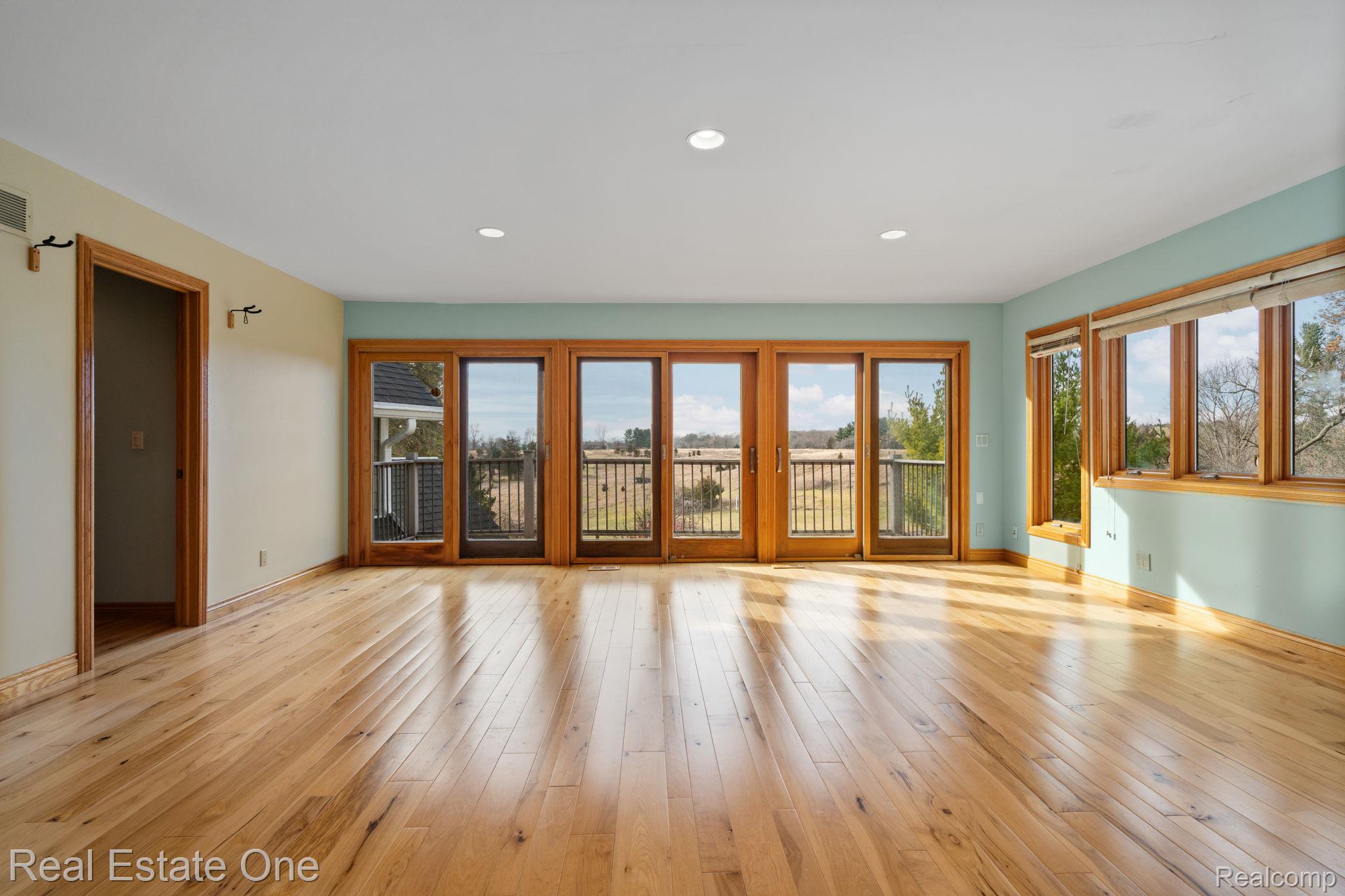 20250014195 Property Photo 44