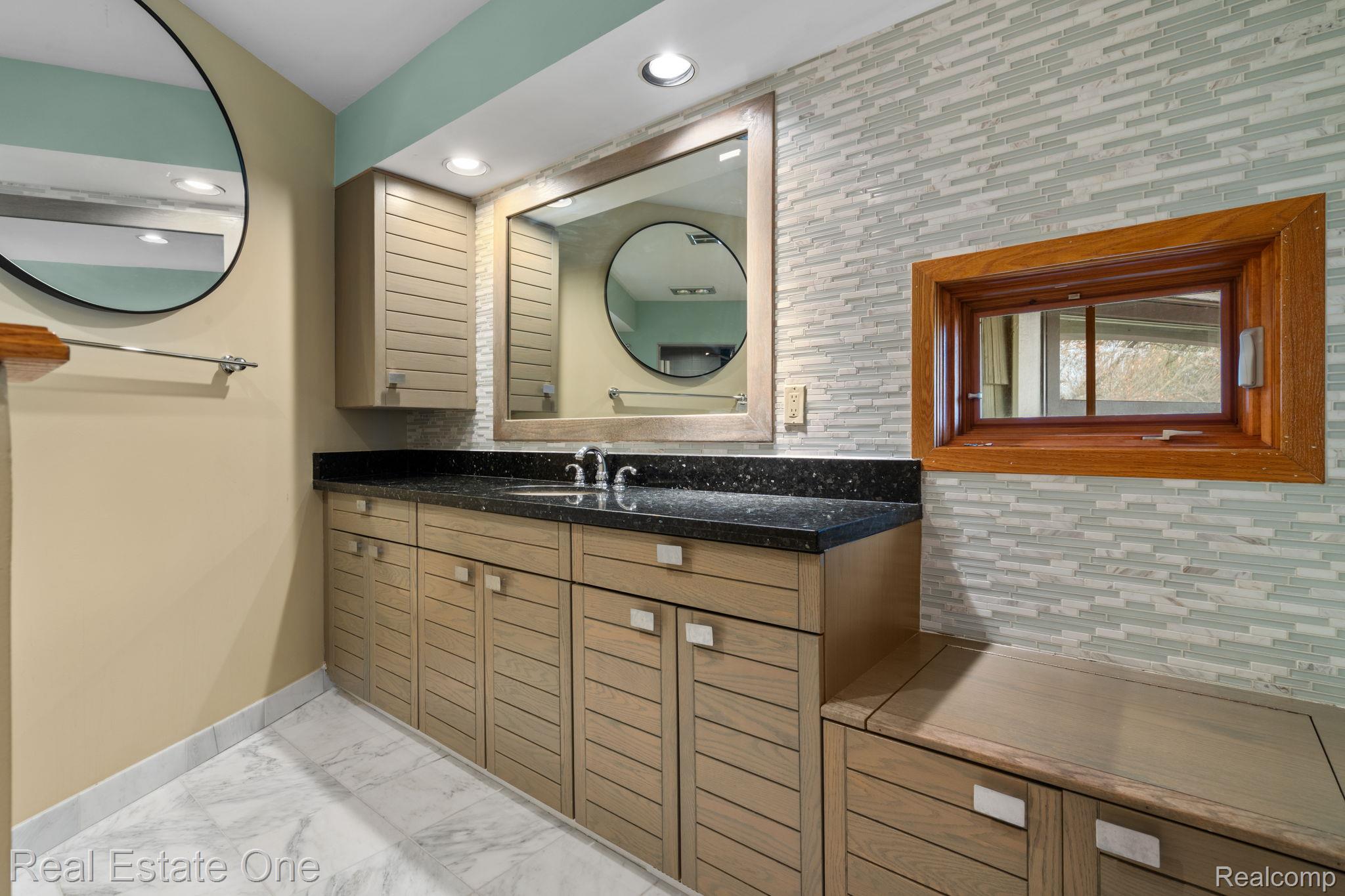 20250014195 Property Photo 45