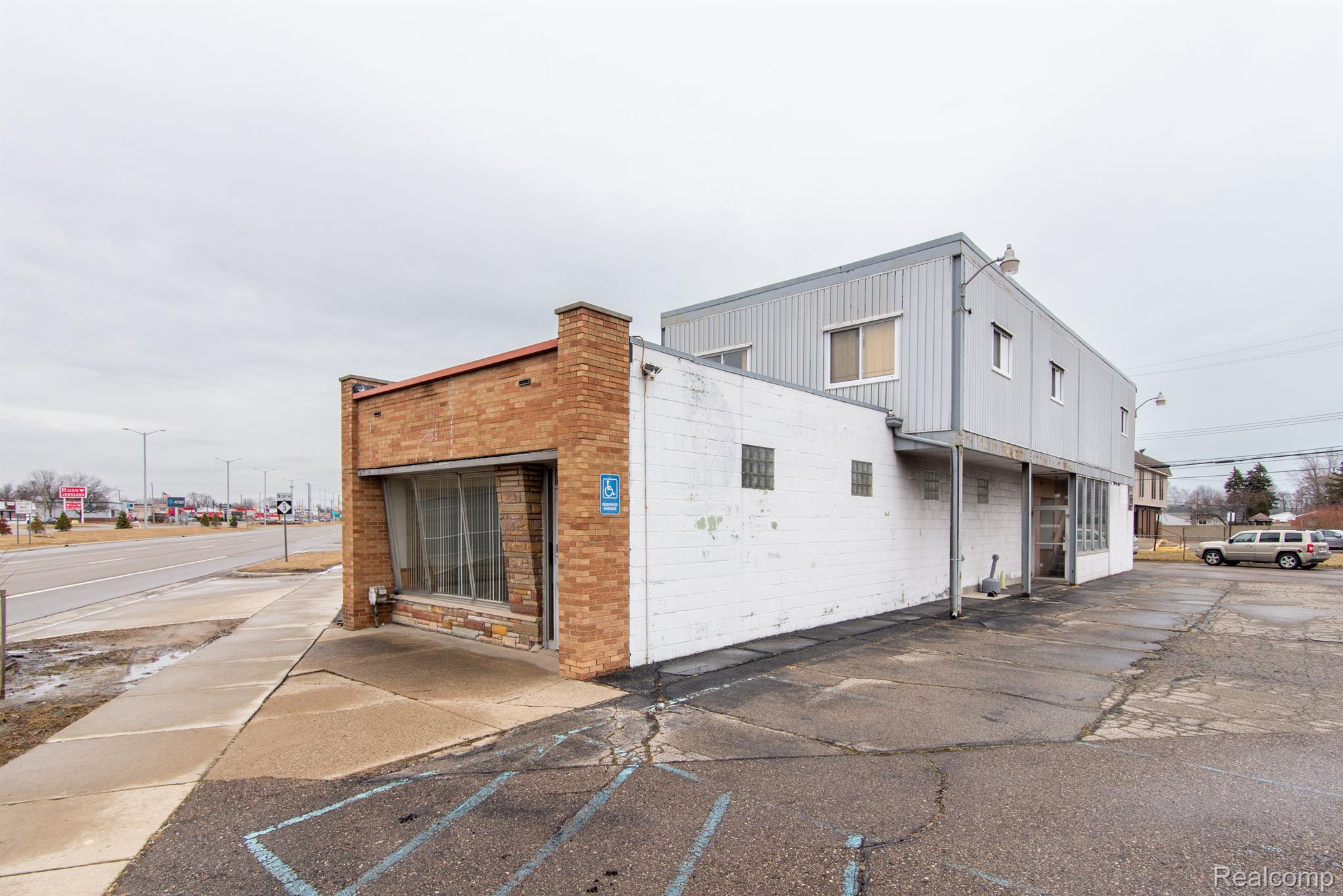 28640 Gratiot Ave Property Photo 1