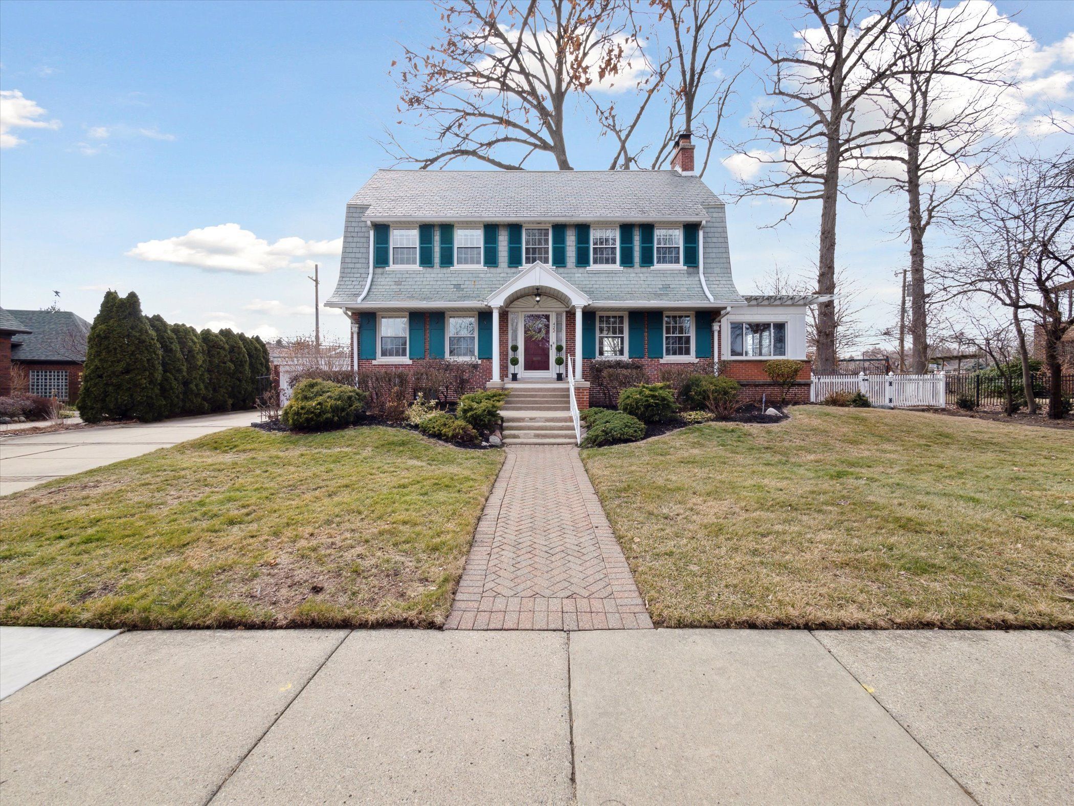 422 Hendrie Blvd Property Photo 1