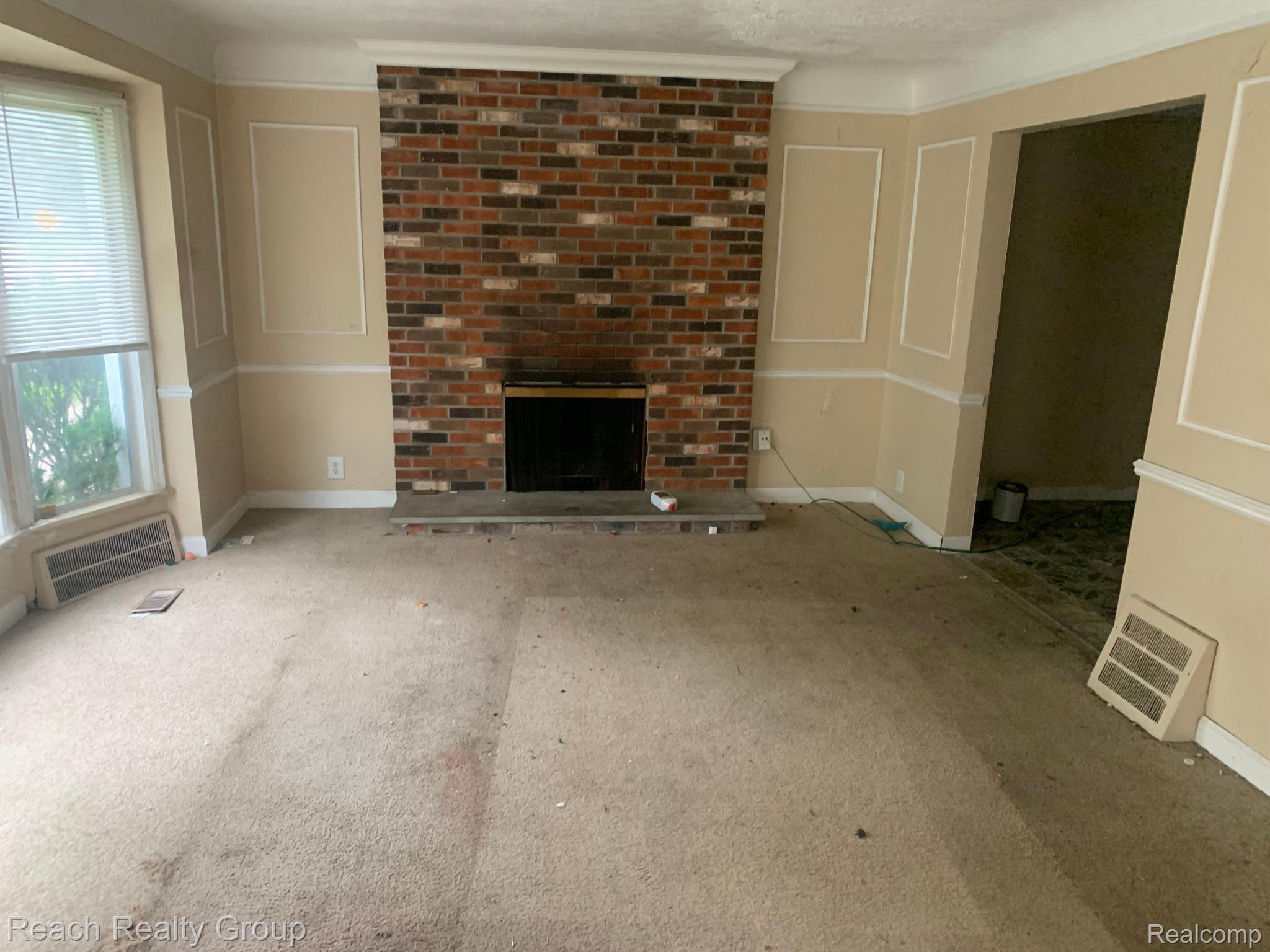 11320 Grandville Ave Property Photo 3