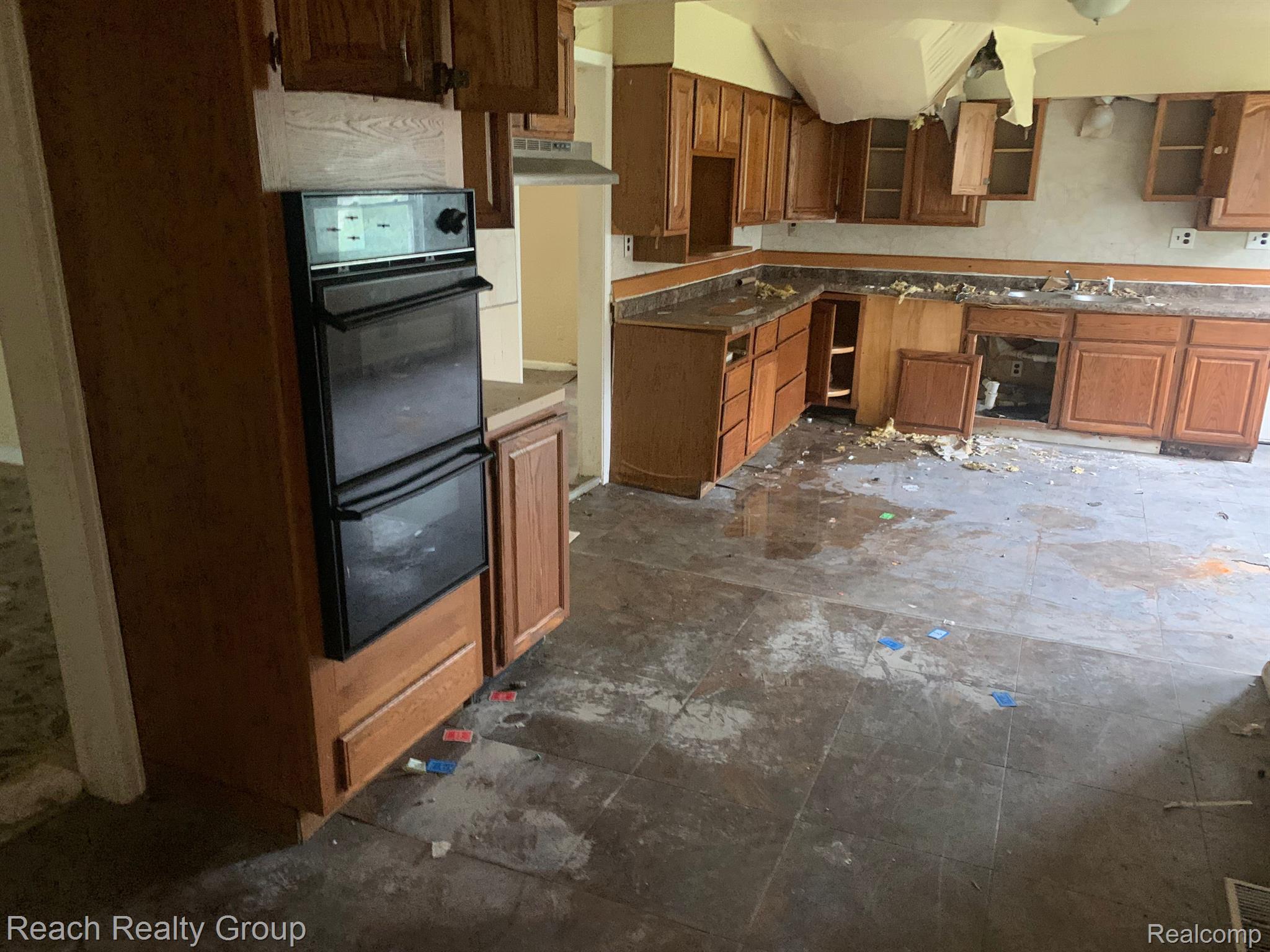 11320 Grandville Ave Property Photo 4