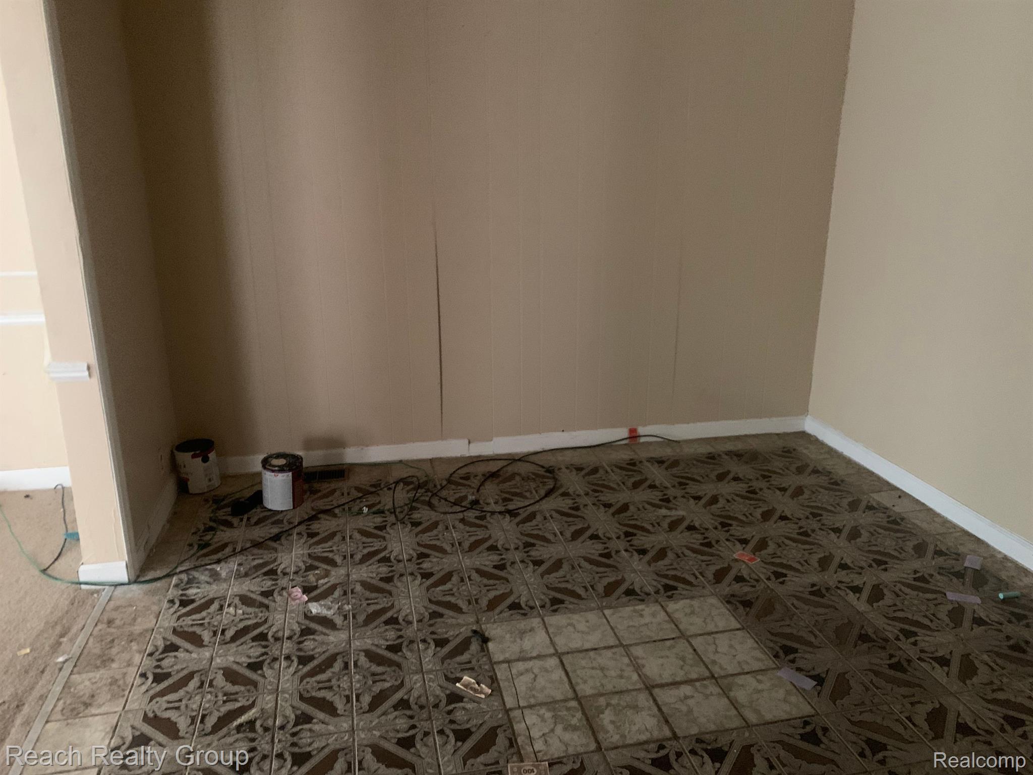 11320 Grandville Ave Property Photo 6