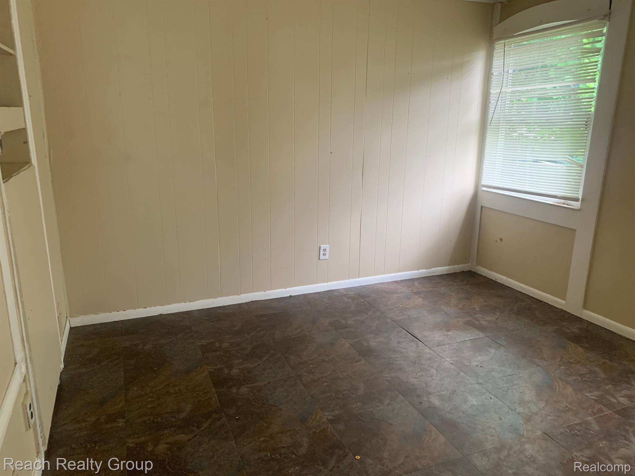 11320 Grandville Ave Property Photo 7
