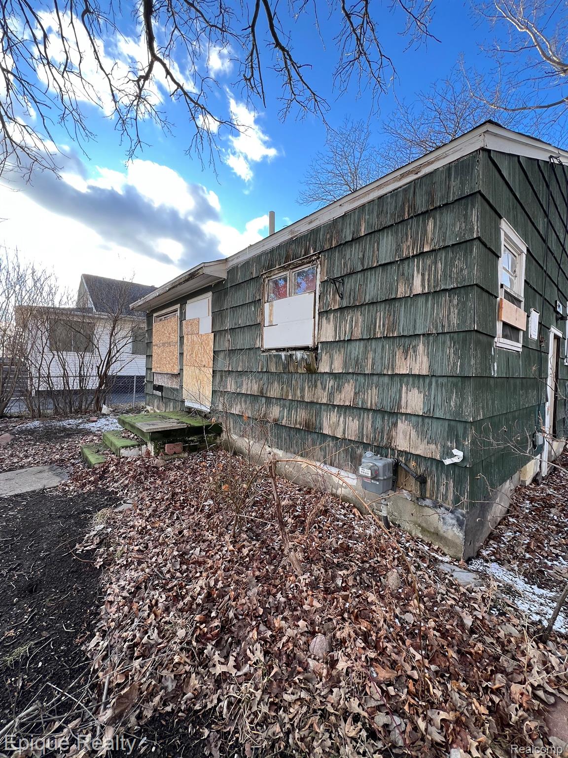 3402 Brandon St Property Photo 1